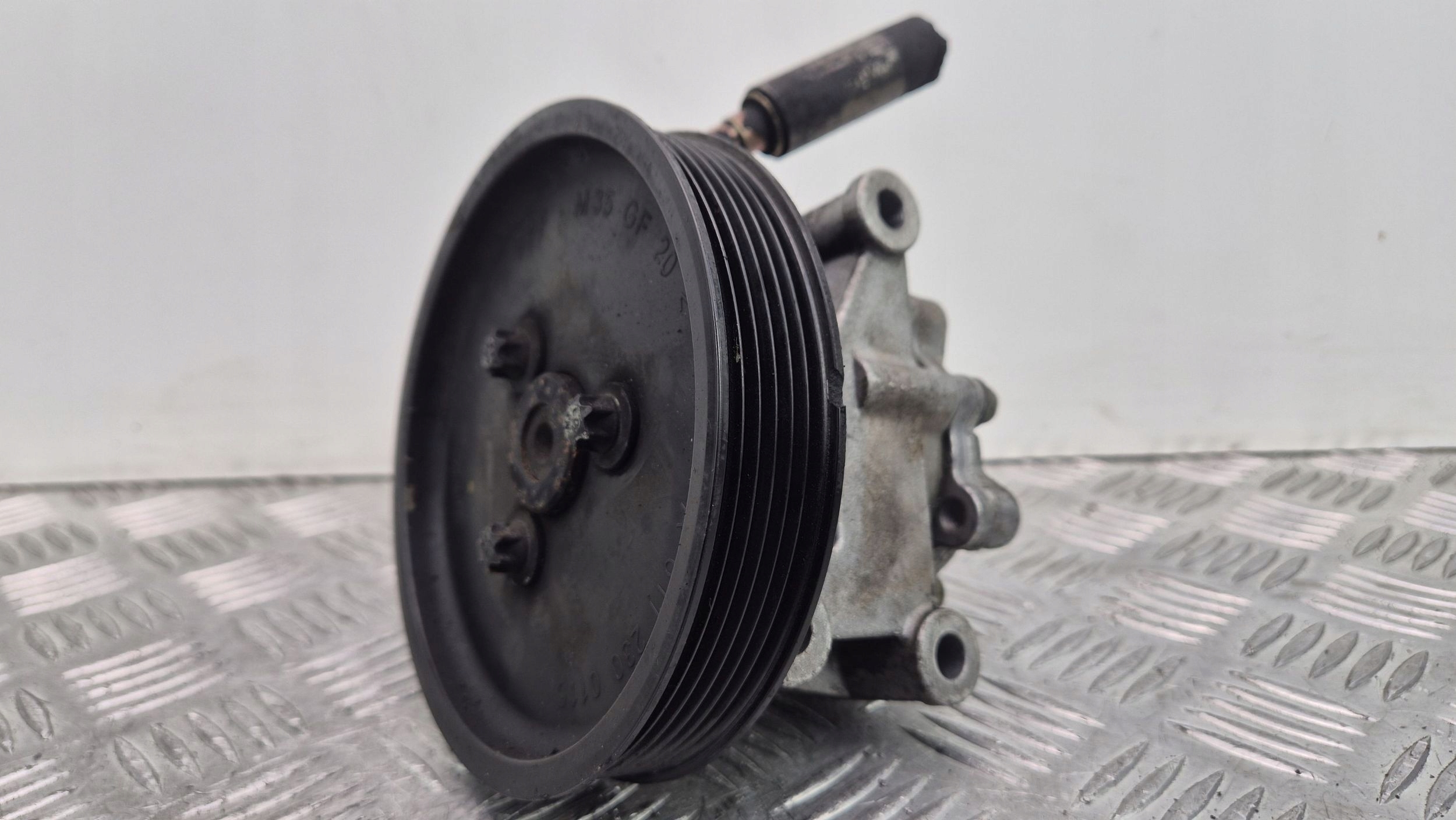 Mercedes OM611 C200 CDI W203 servo pump 0024669301