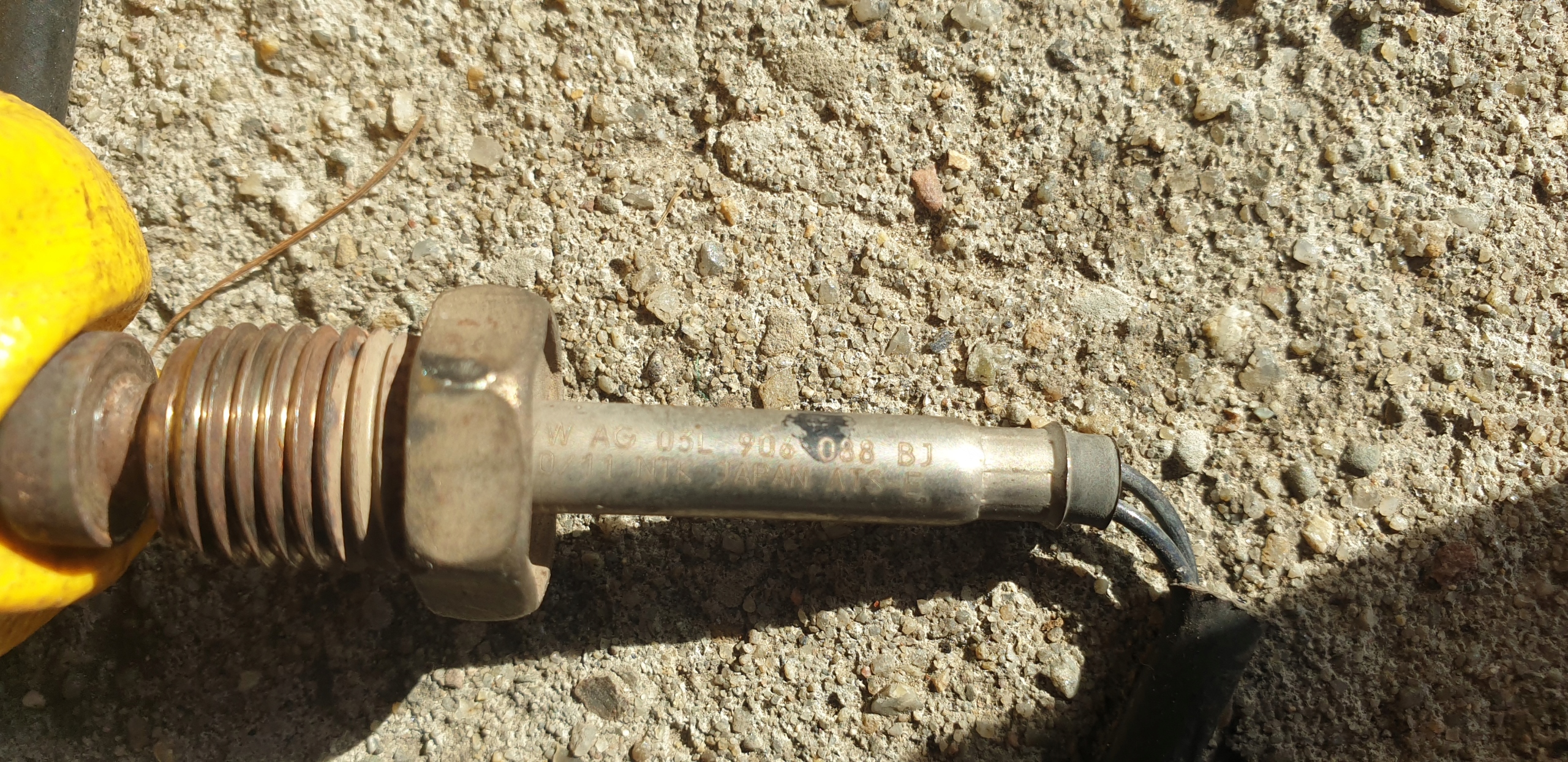 Sensor TEMP. Gase 2.0 TDI 03L906088BJ SEAT AUDI