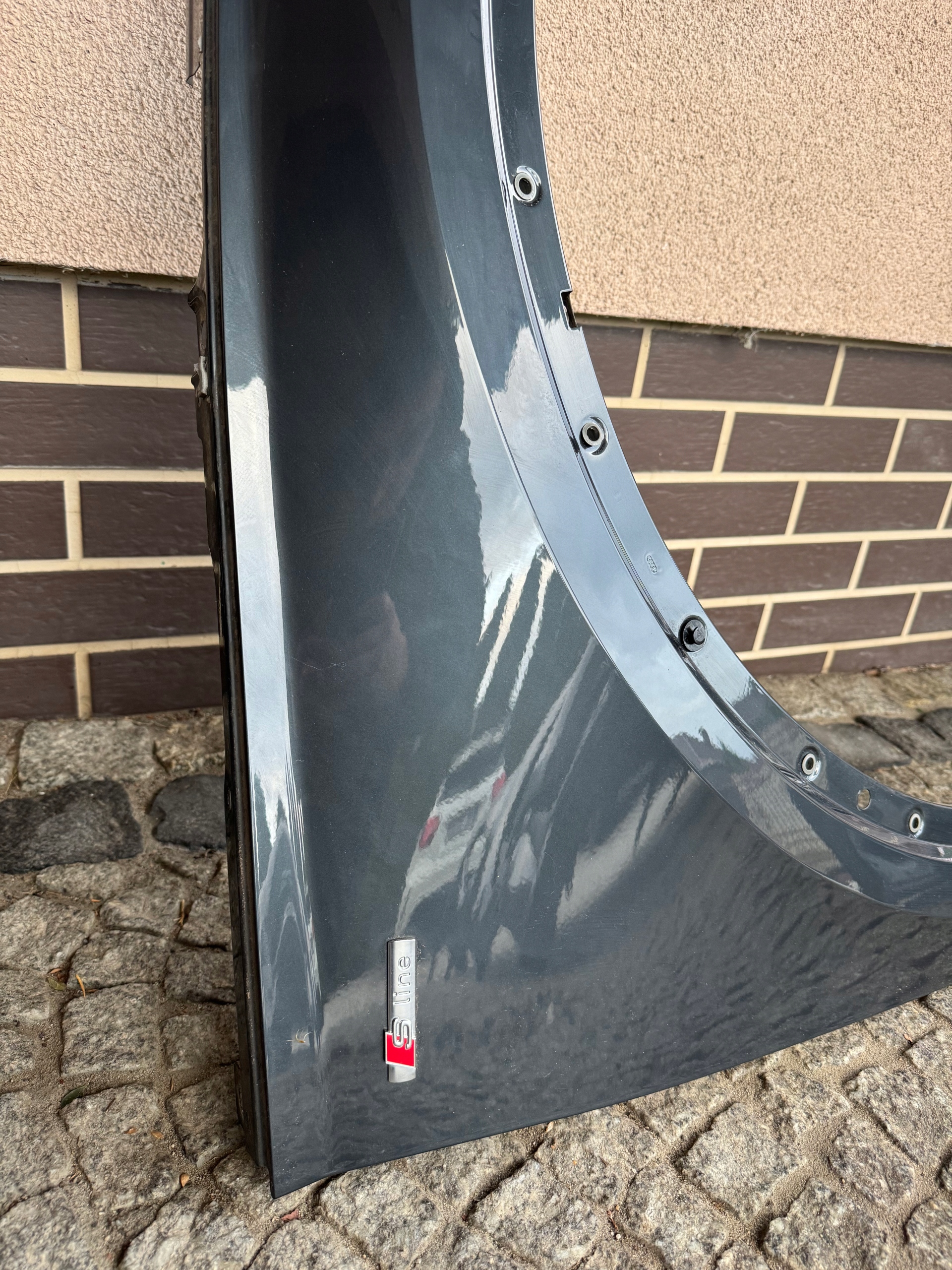 BŁOTNIK PRAWY PRZEDNI PRZÓD AUDI Q5 II 80A Typ samochodu 4x4/SUV Samochody osobowe