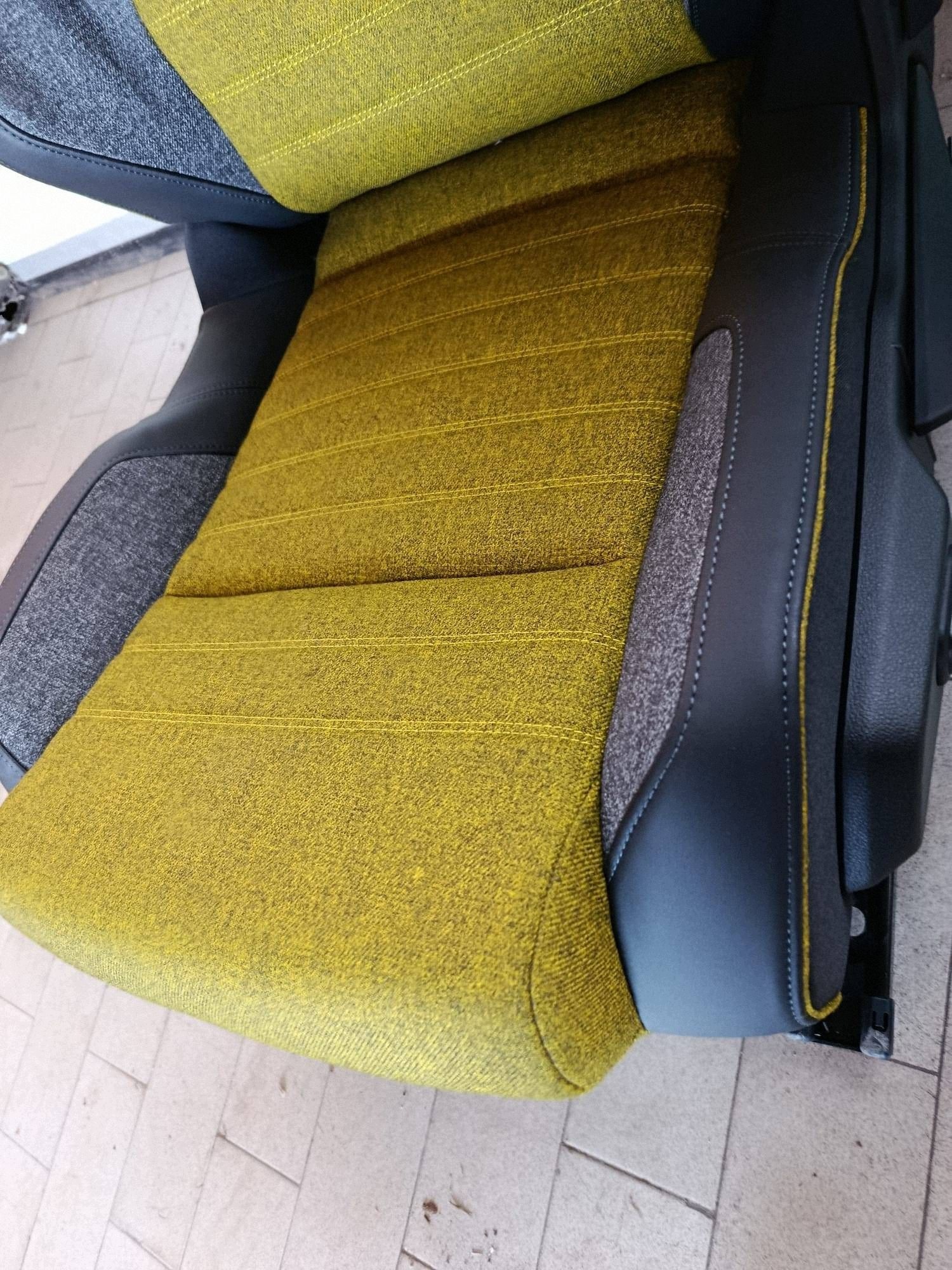 ülés vezető eleje oldal bal Renault 5 E-Tech