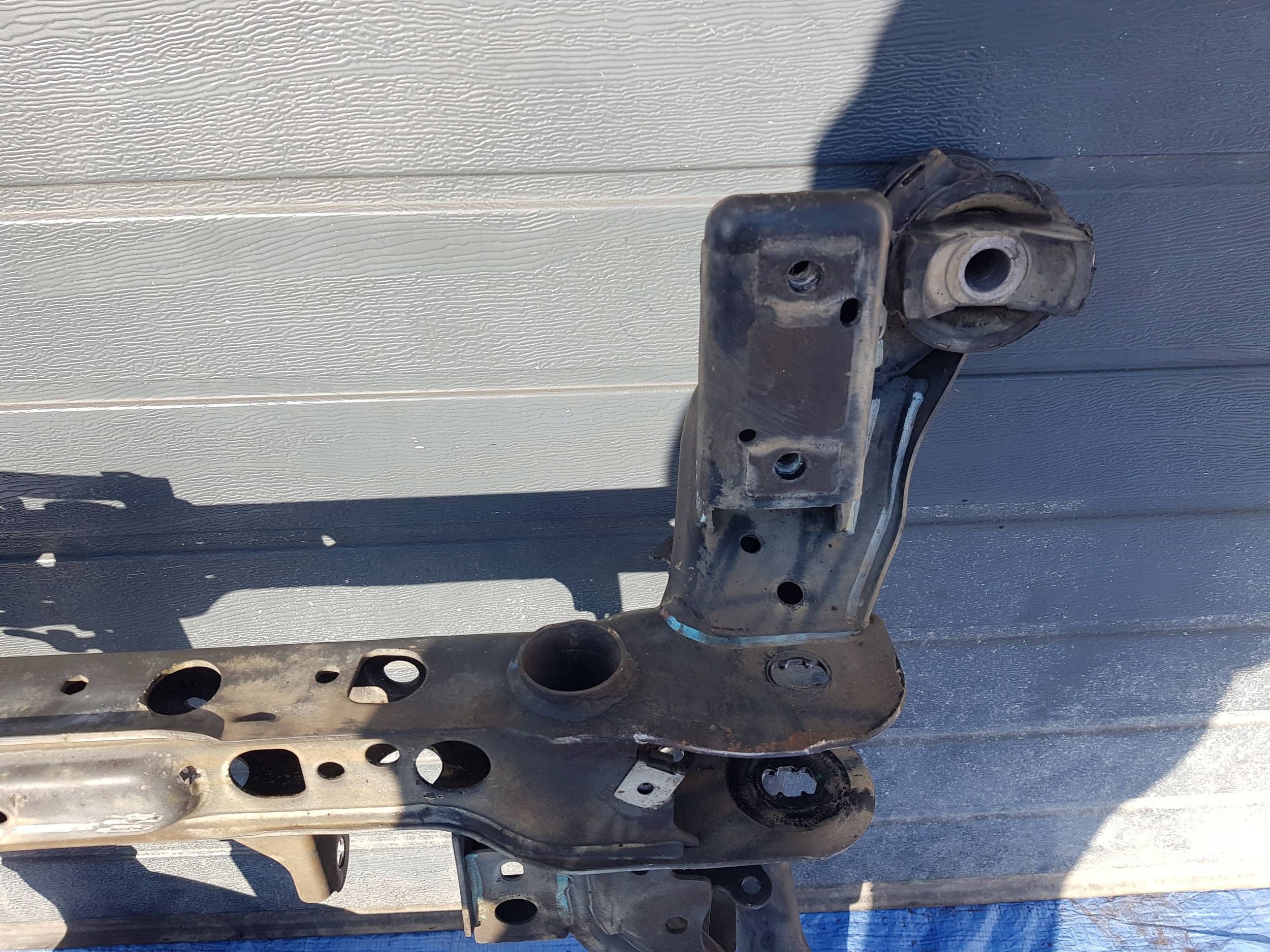 axle beam front axle beam subframe front Mercedes ML W166 GLE X166 1663302000