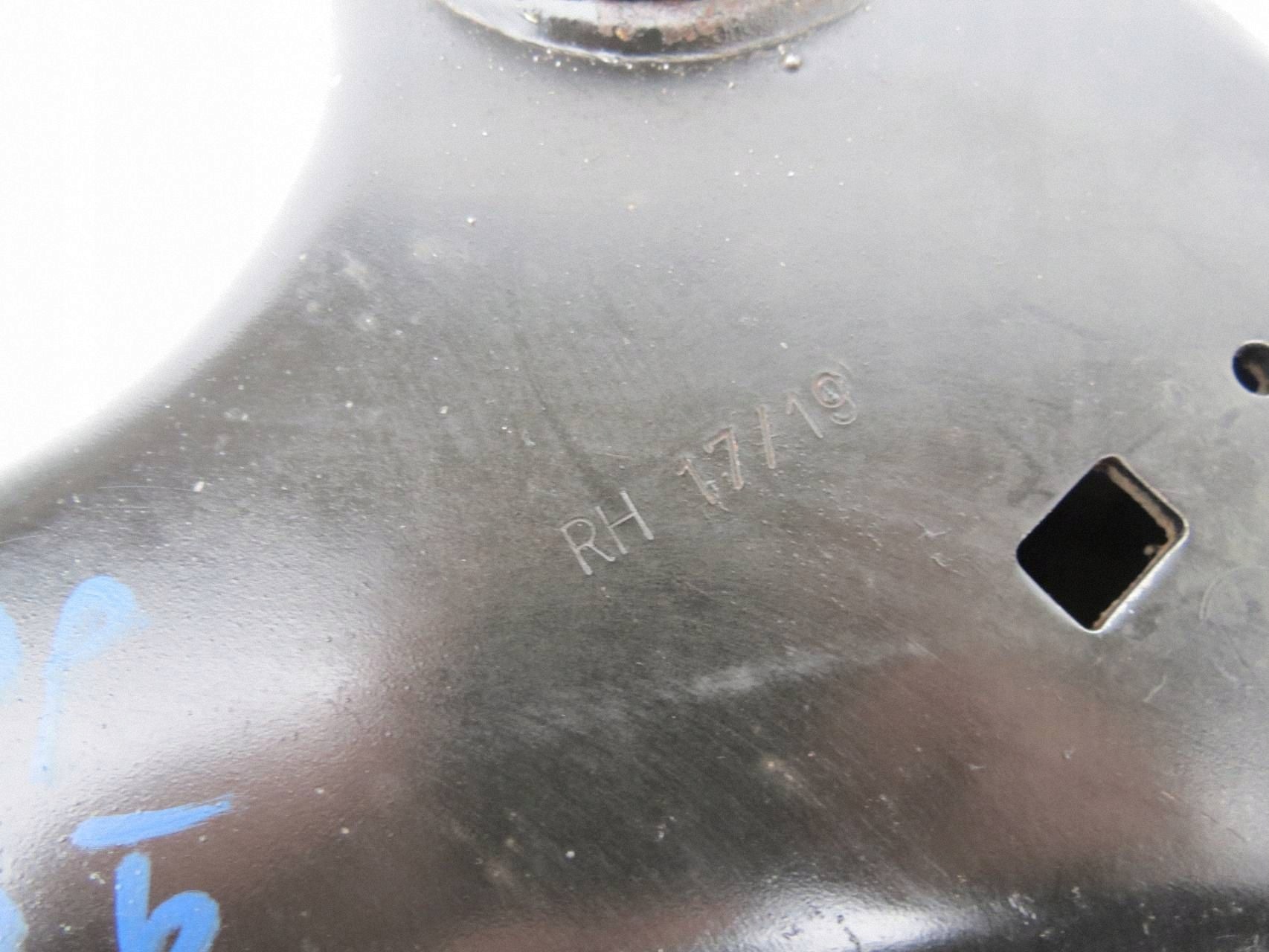 arm right front VOLVO V60 RH17719