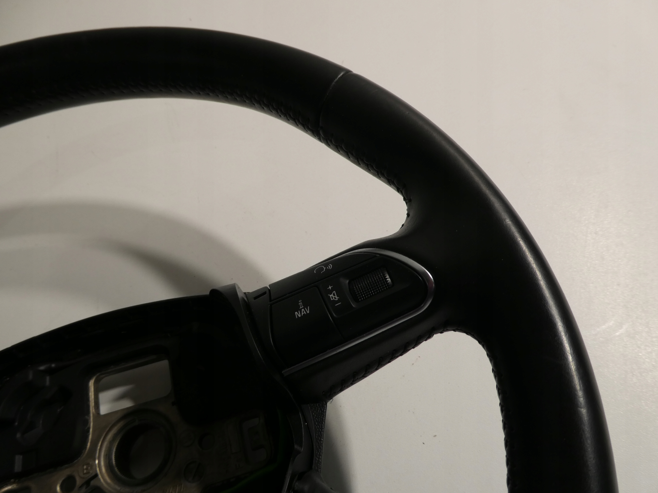 AUDI Q3 8U0 LENKRAD LEDER MULTIFUNKCJA