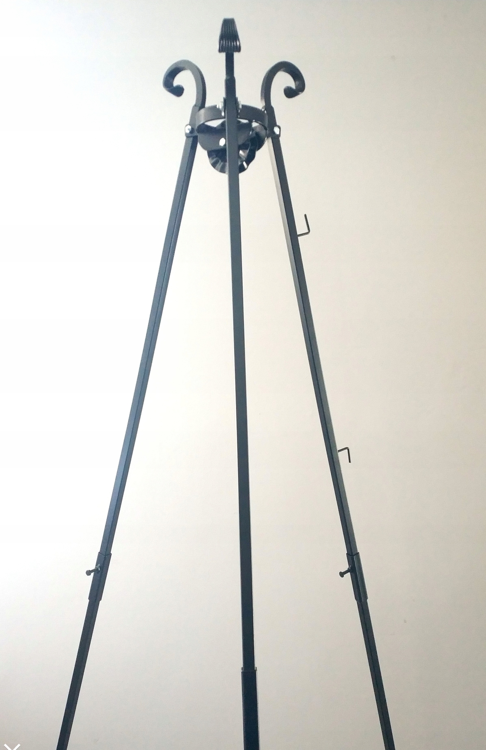 TRÓJNÓG OZDOBNY SKŁADANY Z PROFILU STOJAK GRILL Cechy dodatkowe ruszt