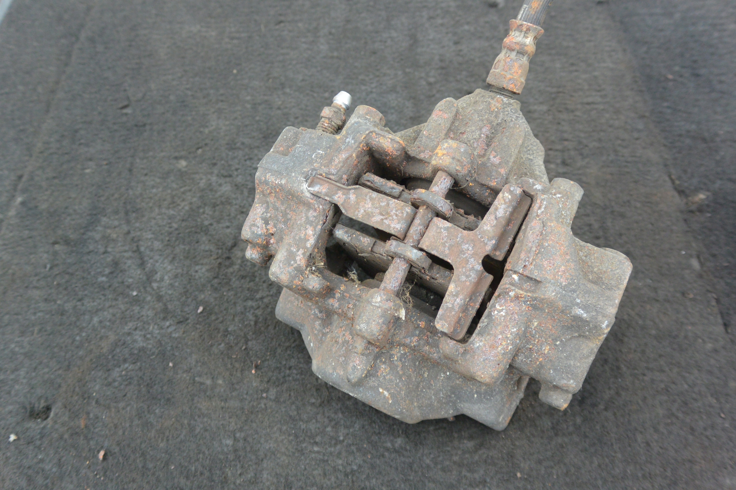 caliper brake right left front KPL MERCEDES W203 W209