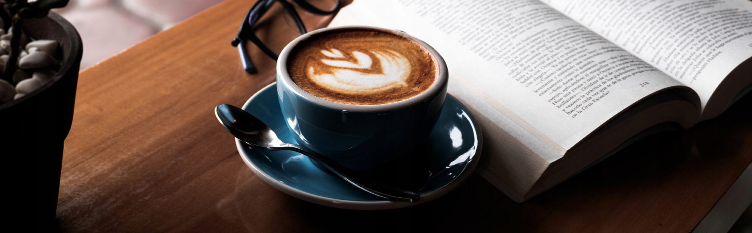 EKSPRES CIŚNIENIOWY KOLBOWY 15bar 850W AROMA 450 Pojemność zbiornika na wodę 1,5l