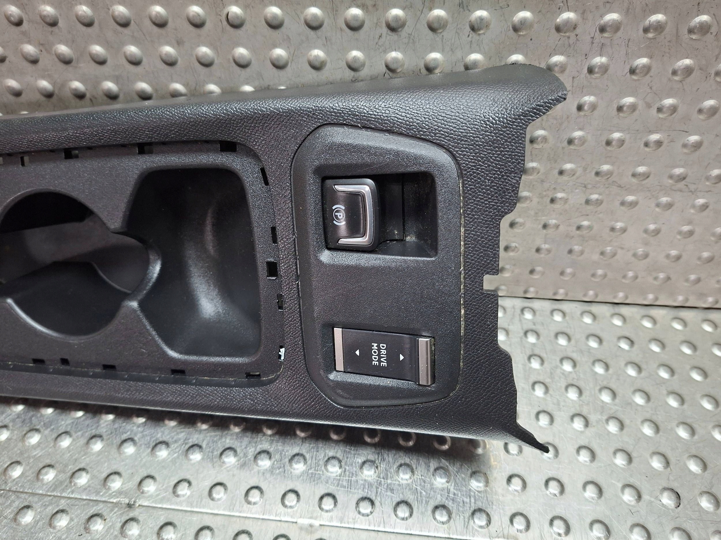 TUNEL mitte 9829538980 OPEL CORSA F 2019