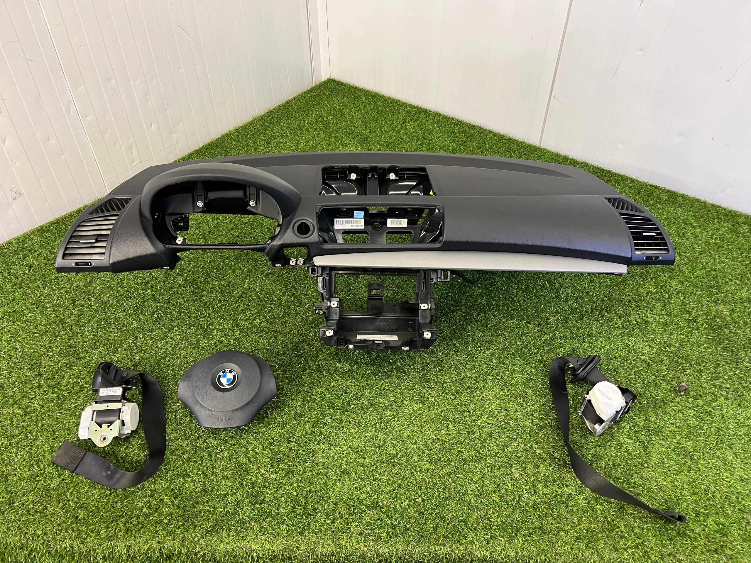 dashboard instrument panel BMW E87 6779828 / 340032673 / 340032683
