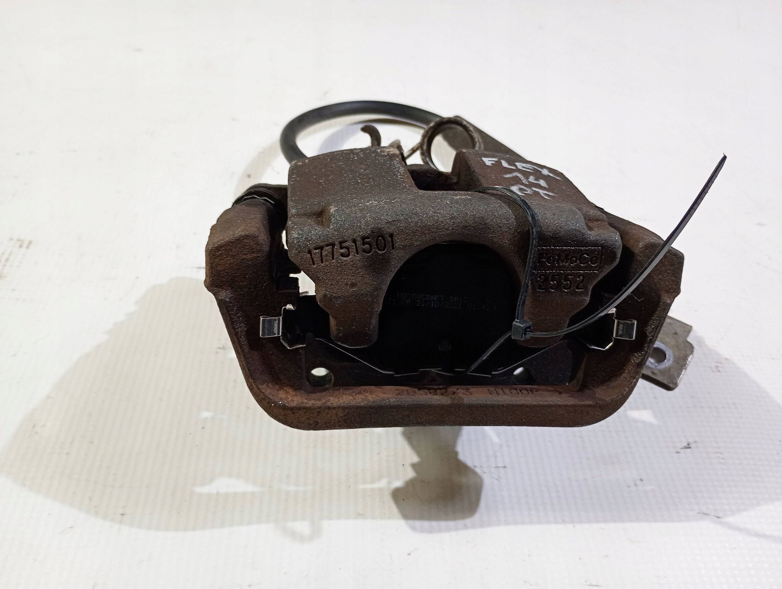 caliper brakes brake rear part rear right Ford Flex Explorer 2011