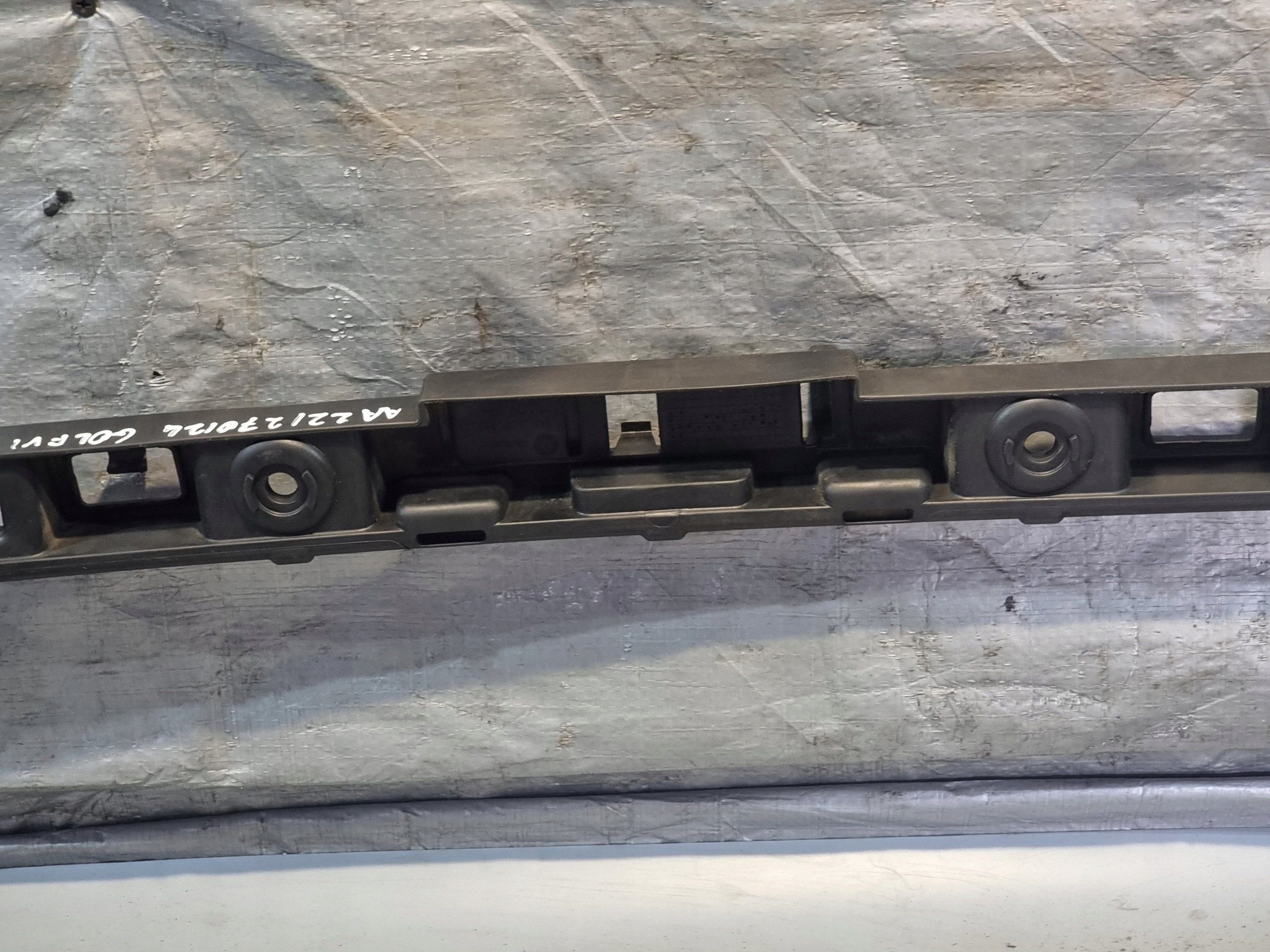 bumper bracket rear part OE 5K6807863 VW GOLF VI HB 10r