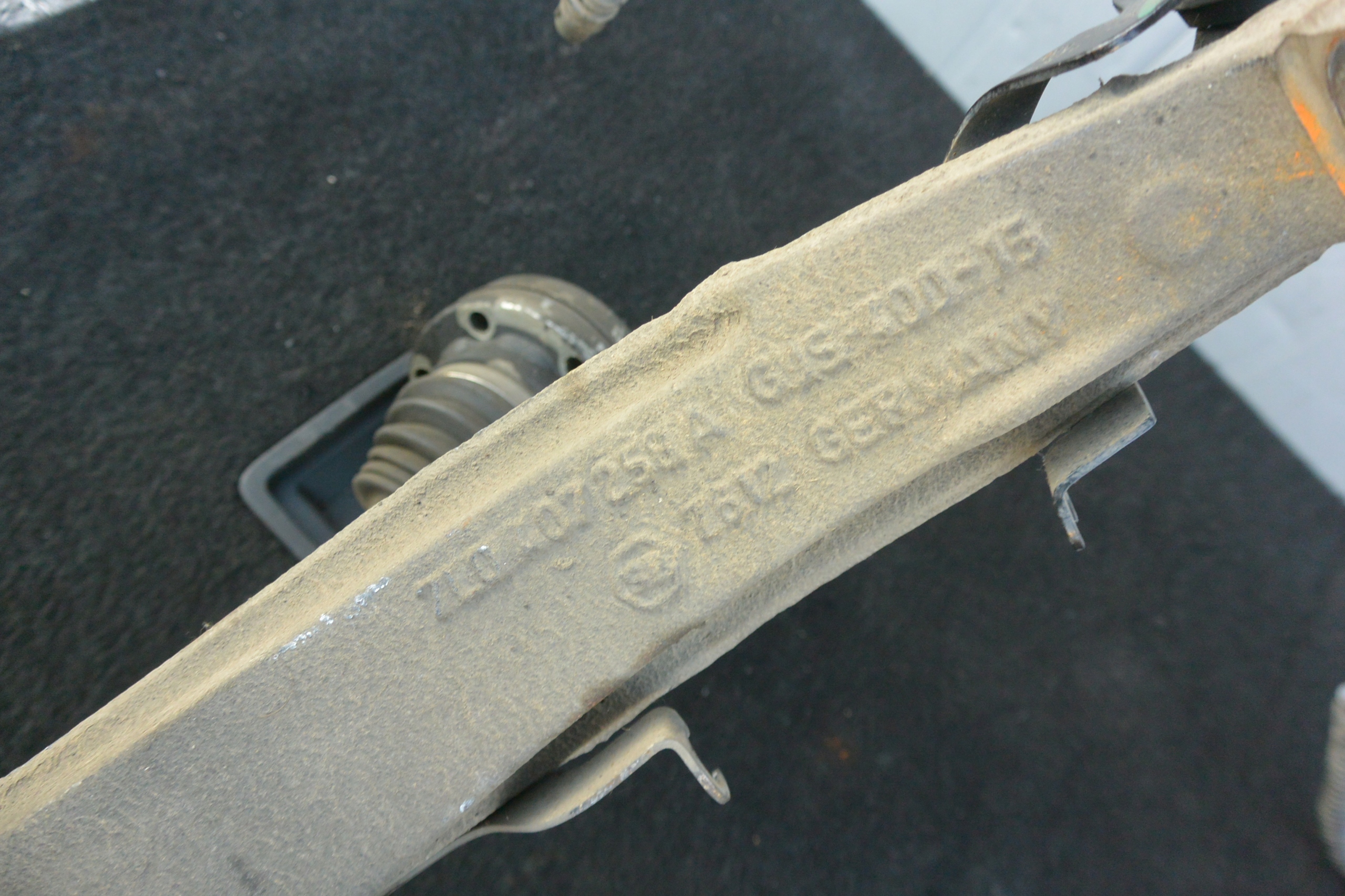 swing front 4.2 TSI AUDI Q7 4L VW TOUAREG 7L