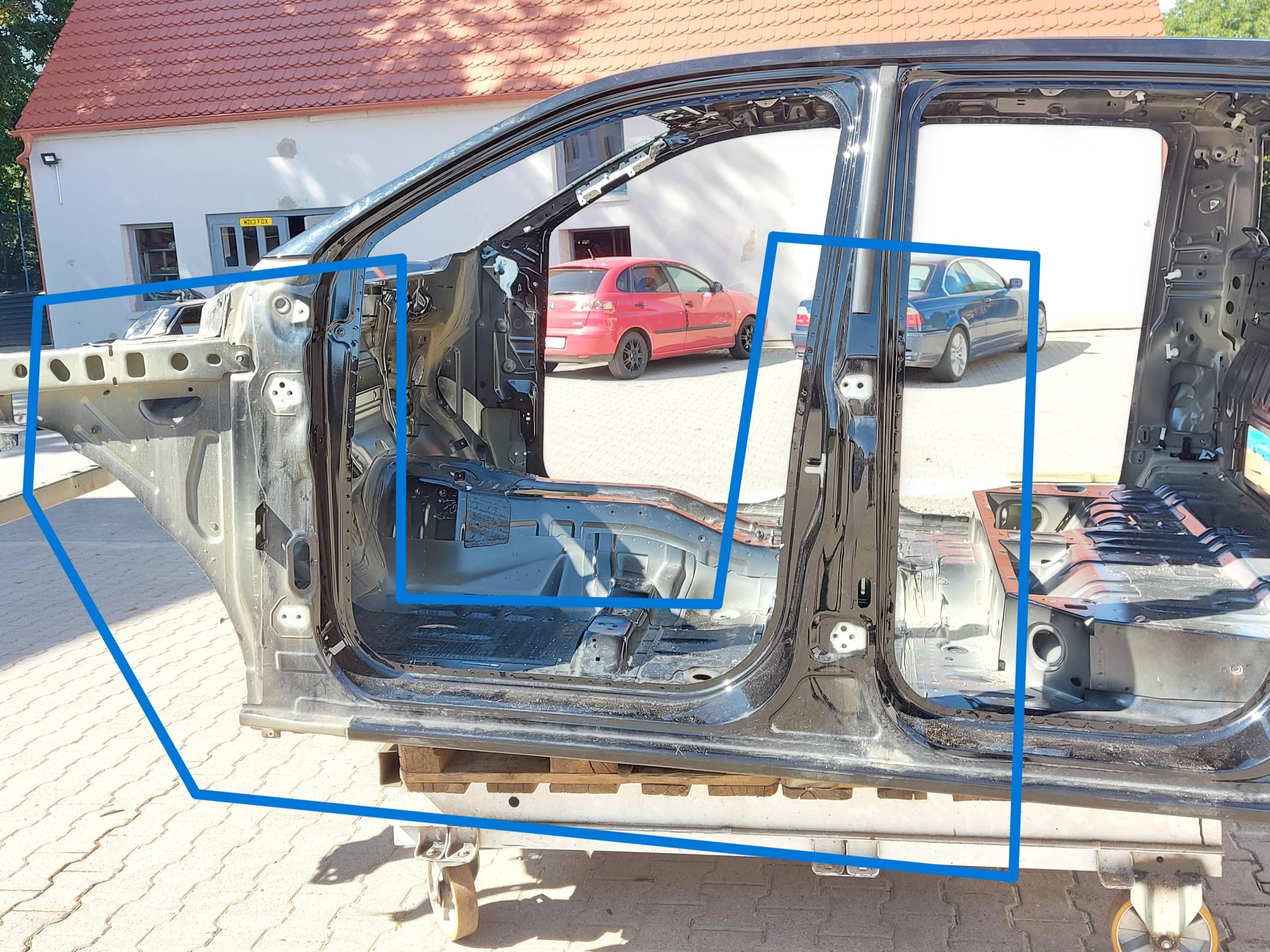 Ford Ranger VI 6 2024r. 3.0 TDCI pillar central front