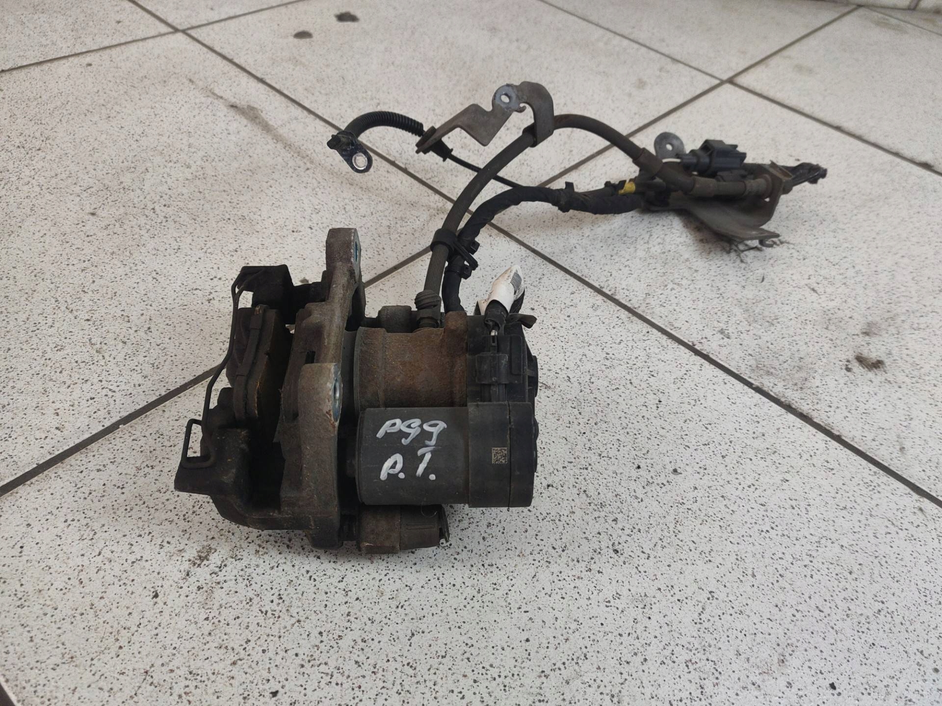 caliper brake rear part right side Ford Fusion USA 2 2016