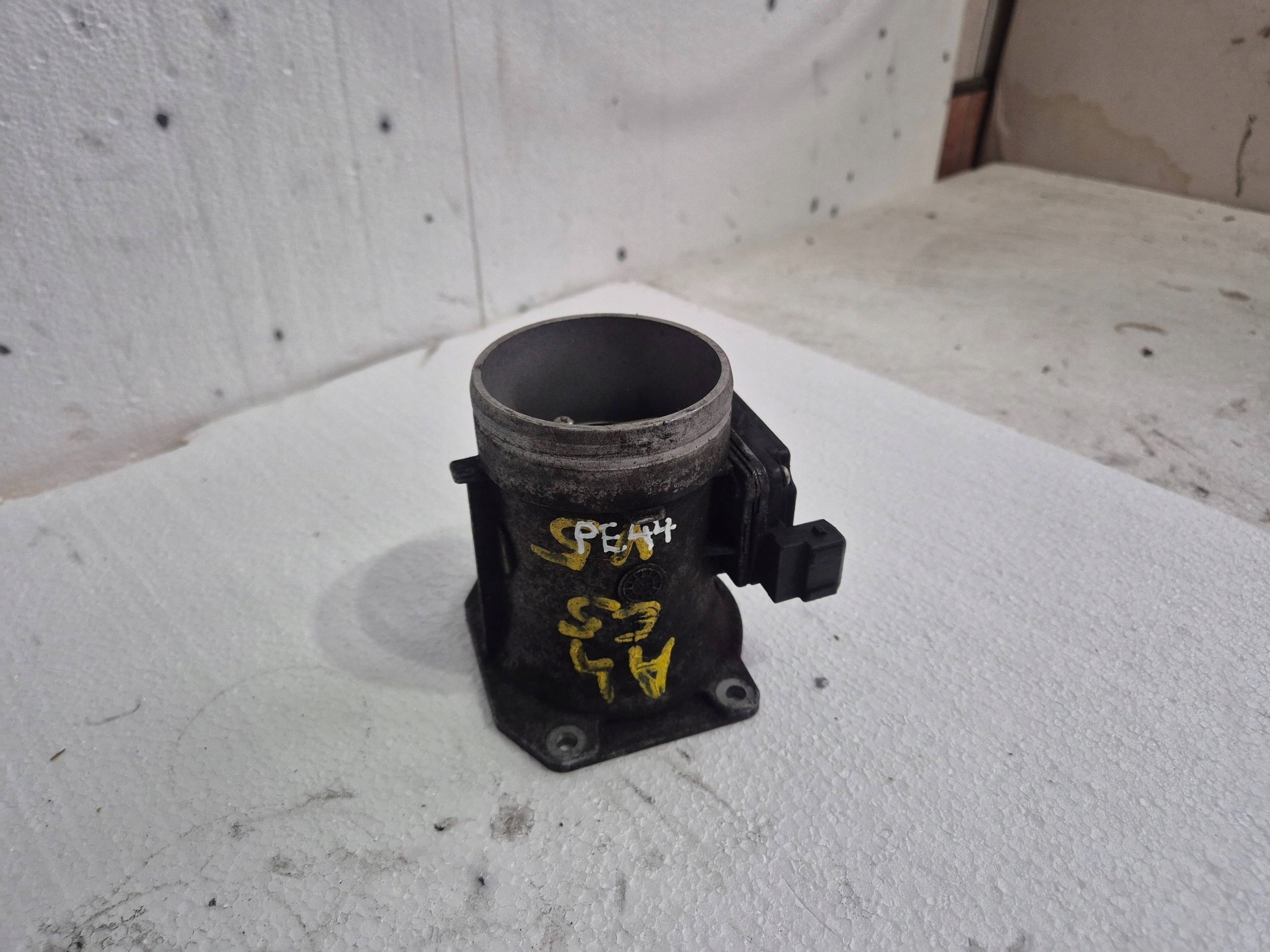 flow meter 037906461B Audi A4 B5 VW SEAT 1.8