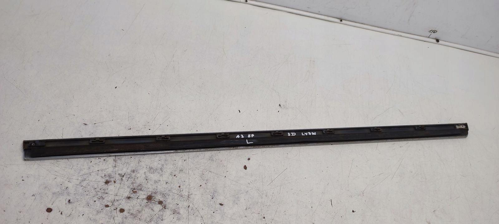 moulding door right front Audi A3 8P 3D LY7W
