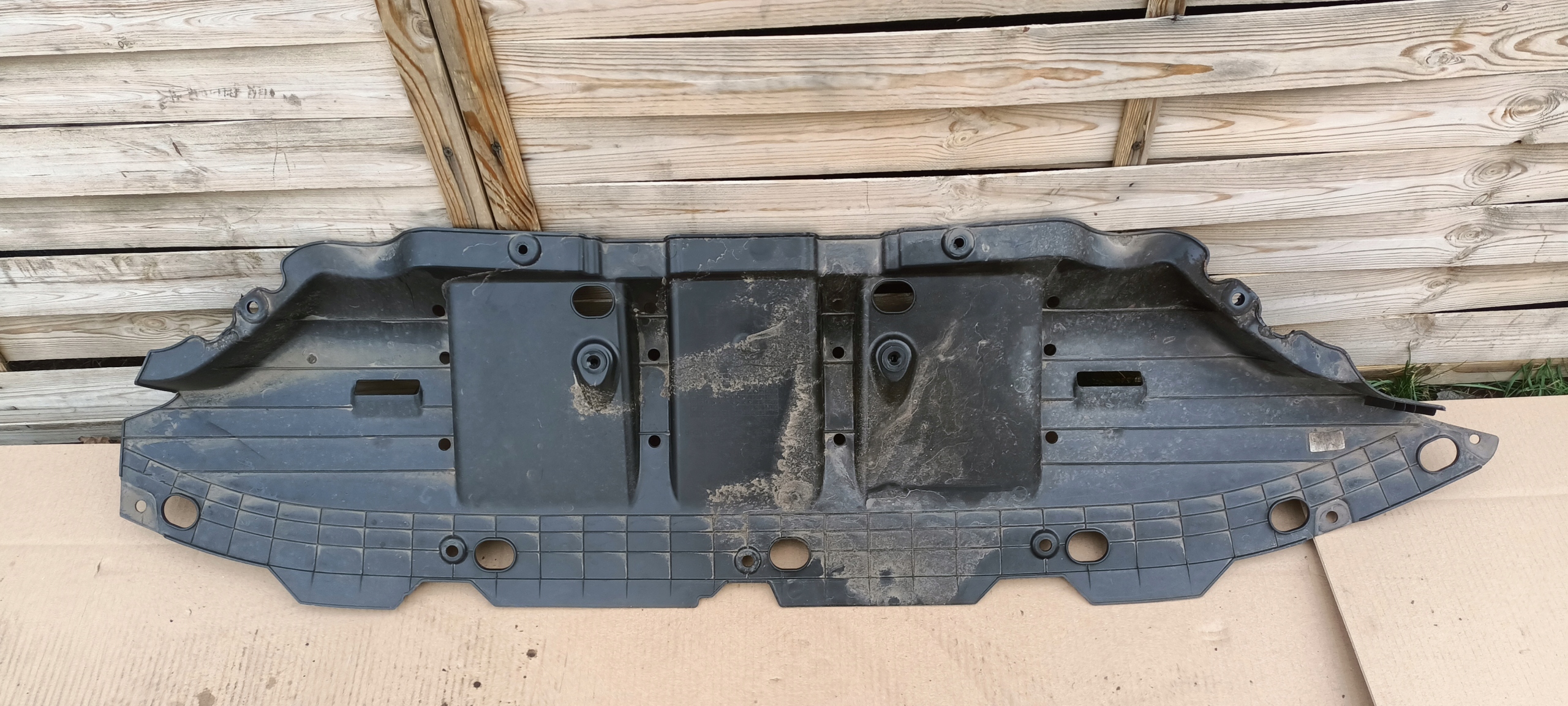 86690DD000 - ЗАХИСНА ПЛАСТИНА ПІД БАМПЕР HYUNDAI KONA 86690-DD000