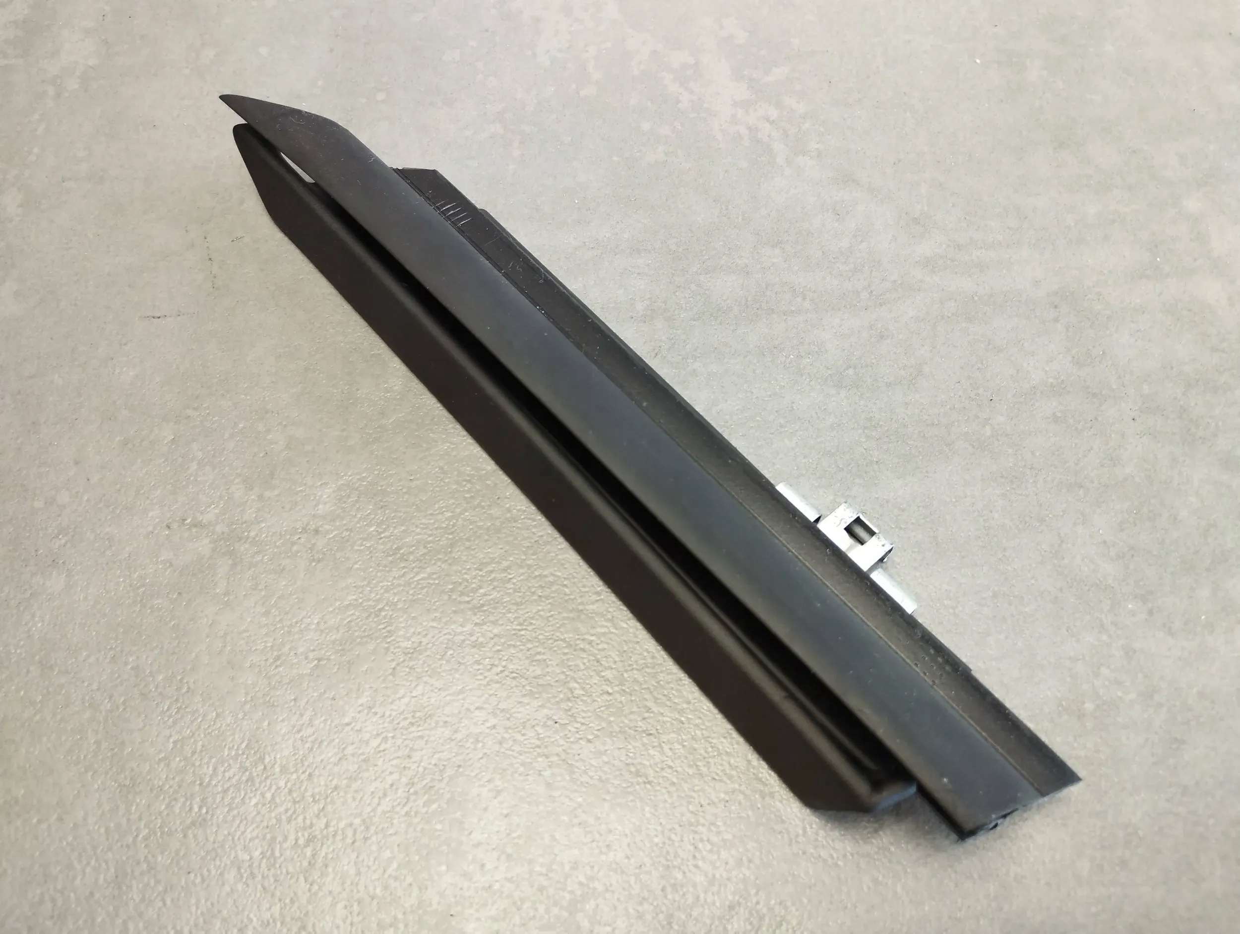 BMW 7 G11 moulding door left rear part 105400669C