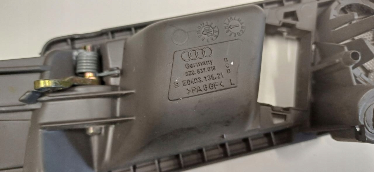 Audi A2 99-05 ручка левая передняя