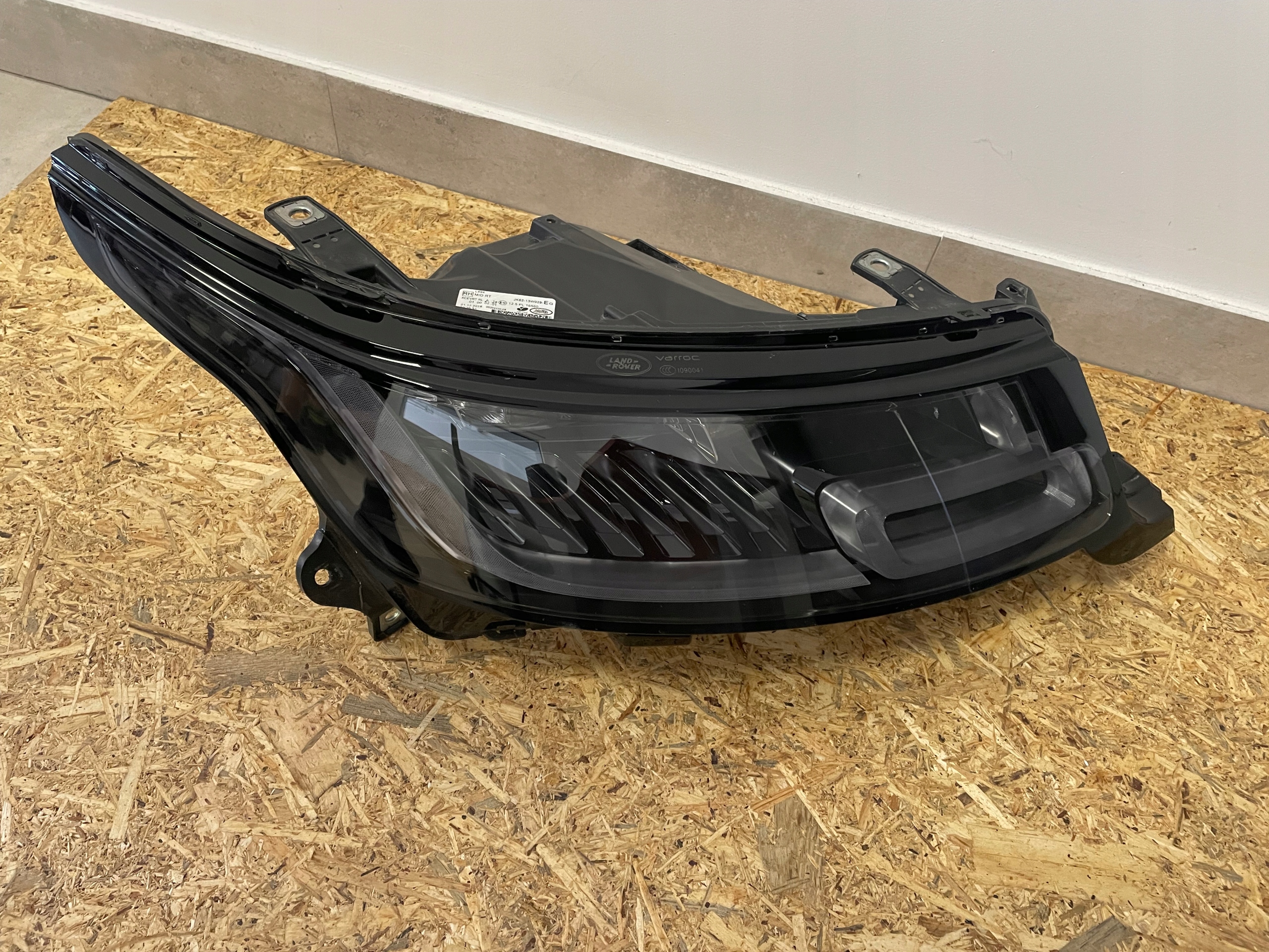 RANGE ROVER SPORT II L494 РЕСТАЙЛІНГ ФАРА СЕРЕДНІЙ LED ПРАВИЙ