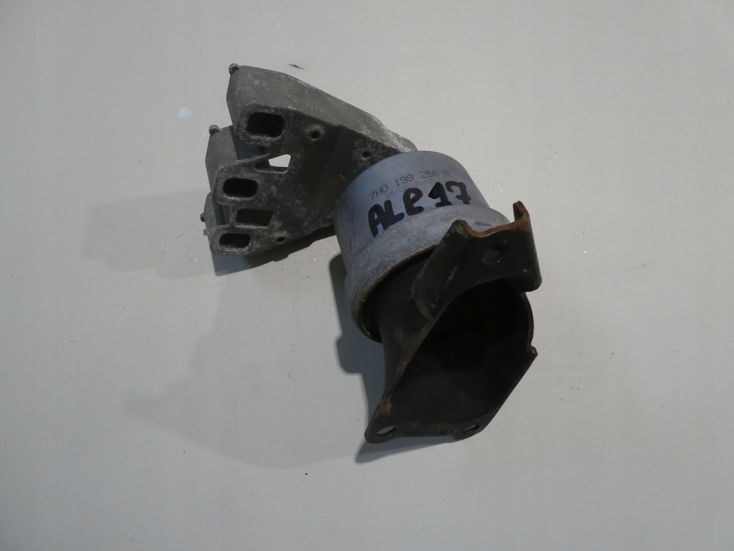 T5 LIFT 2.0TDI engine mount 7H0199256H 7E0199207