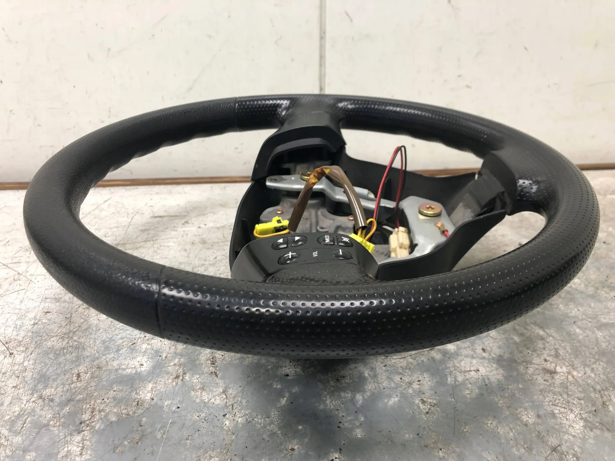 lenkrad PIANKA MULTIFUNKCJA MAZDA 2 DY DG4097