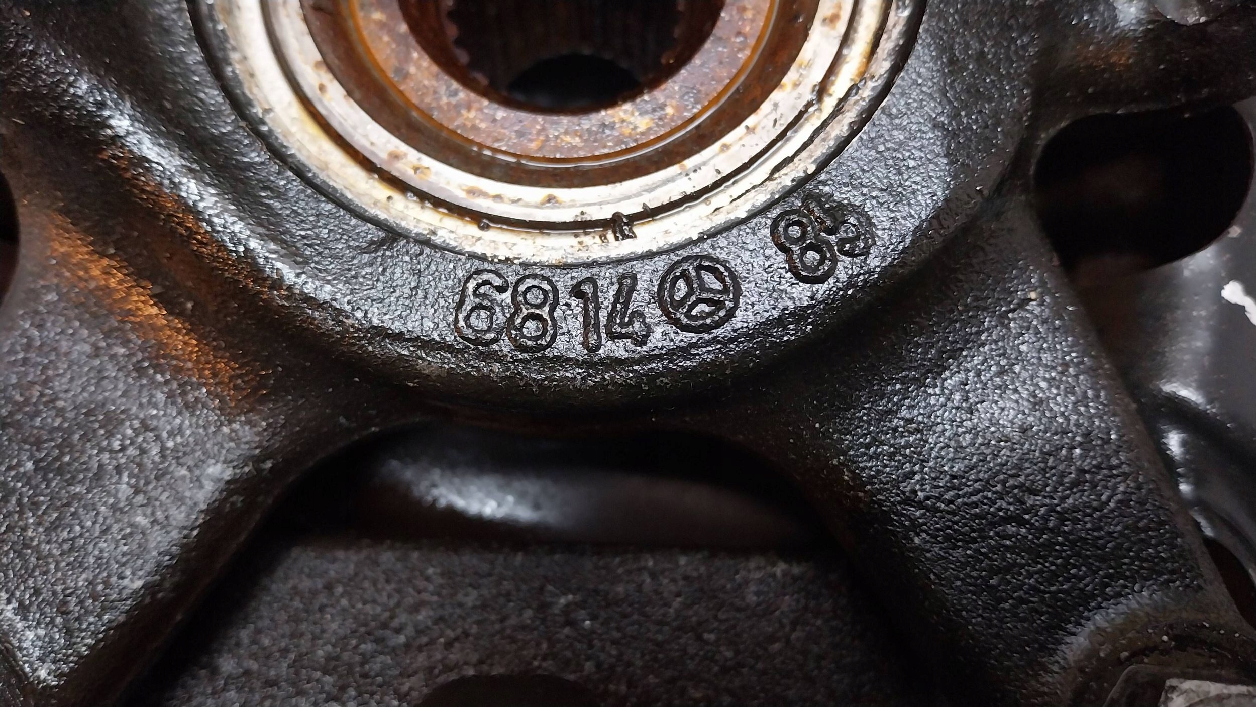 otoč čepu třmen levý předek 6814 MERCEDES A W168