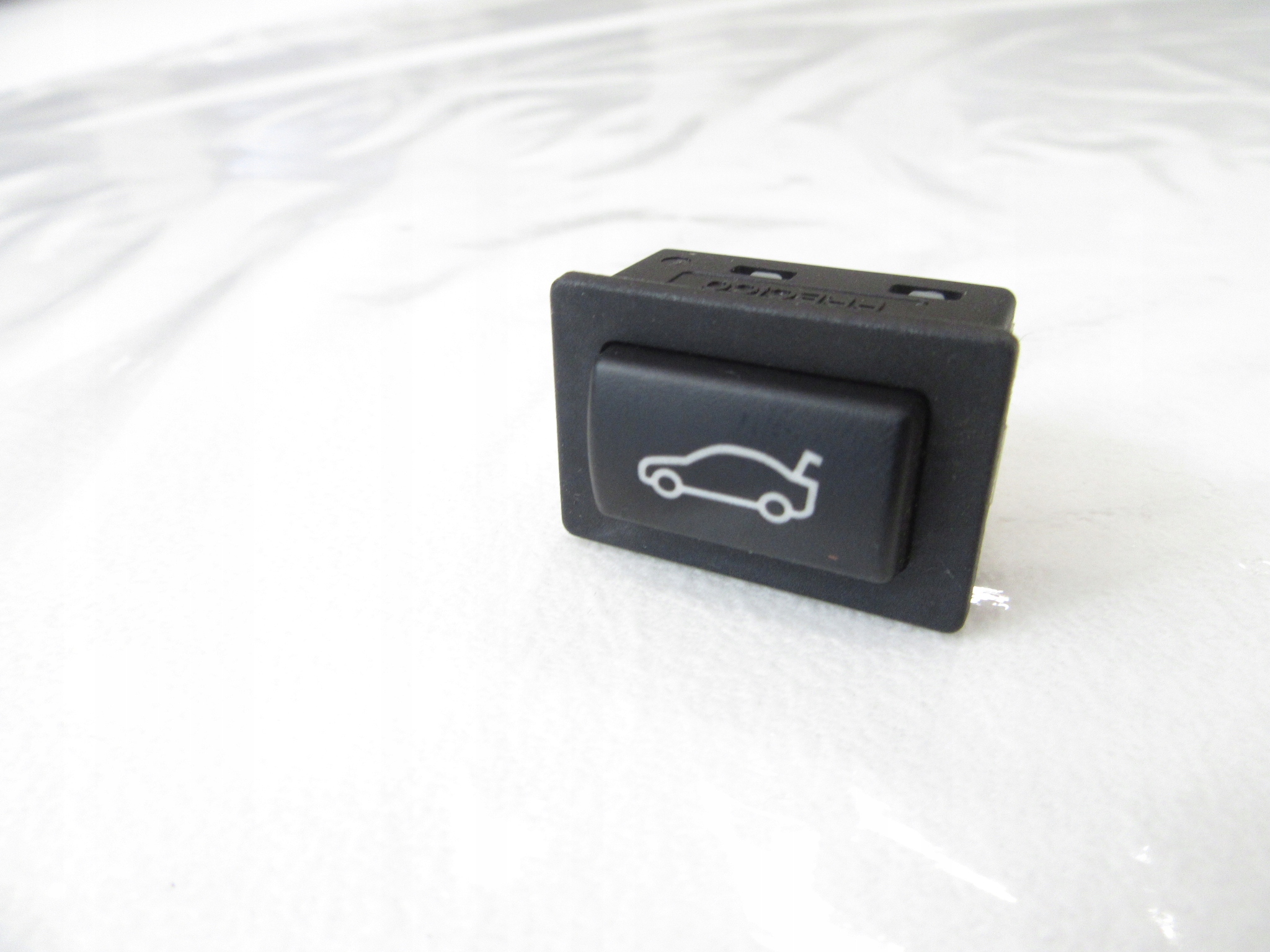 button switch bonnet boot BMW e60 e81 e87 e90 e91 F10 F25 F30