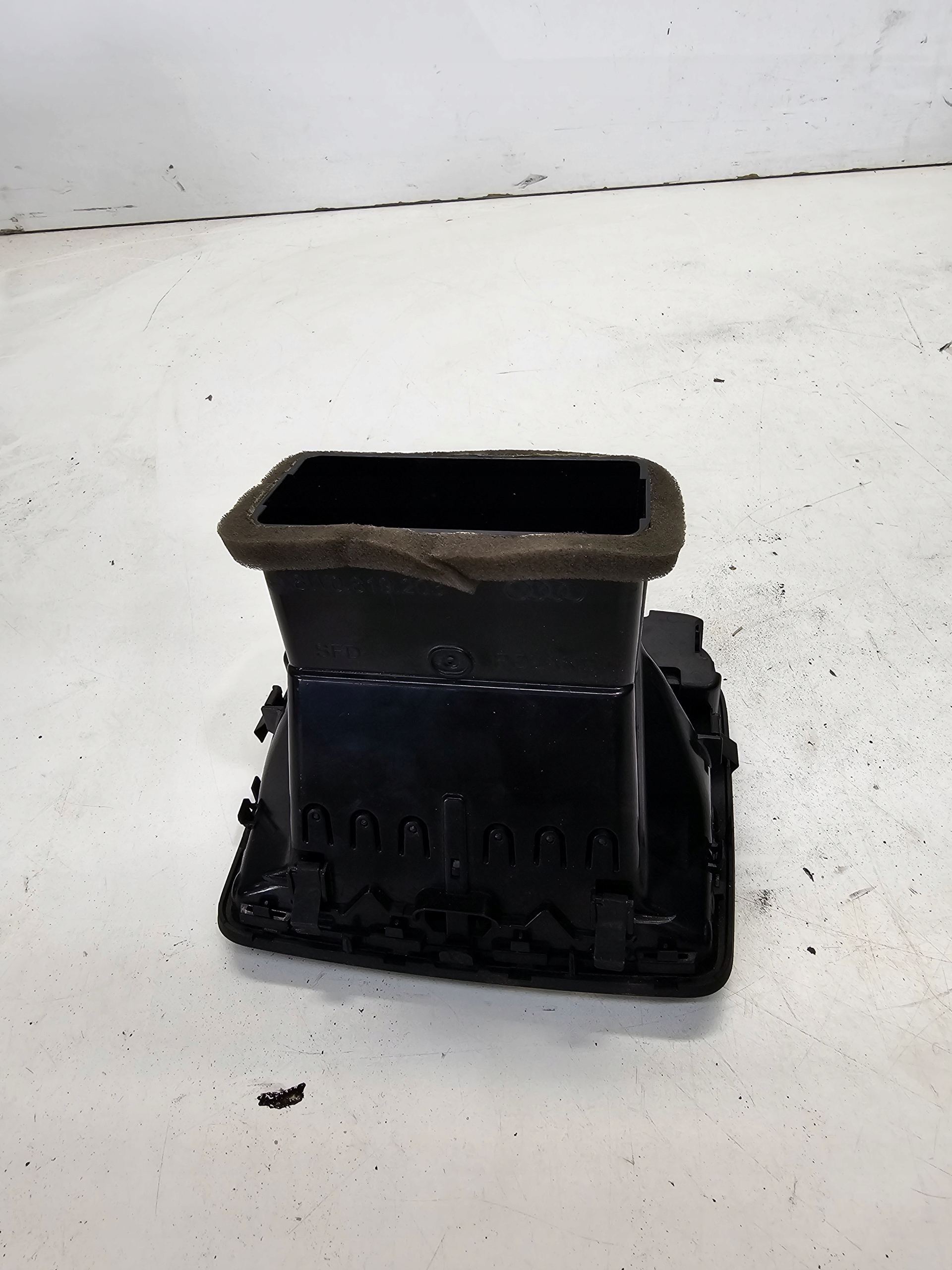 frame KRATKI air conditioning devices rear part AUDI A4 B9 A5 8W0819203B