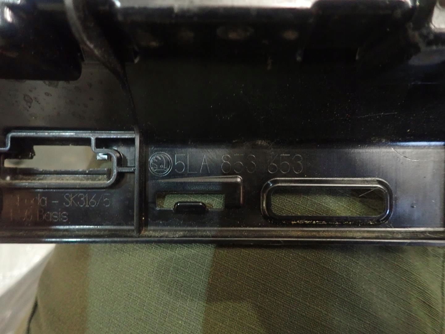 Grill SKODA ENYAQ 2021- 5LA853653