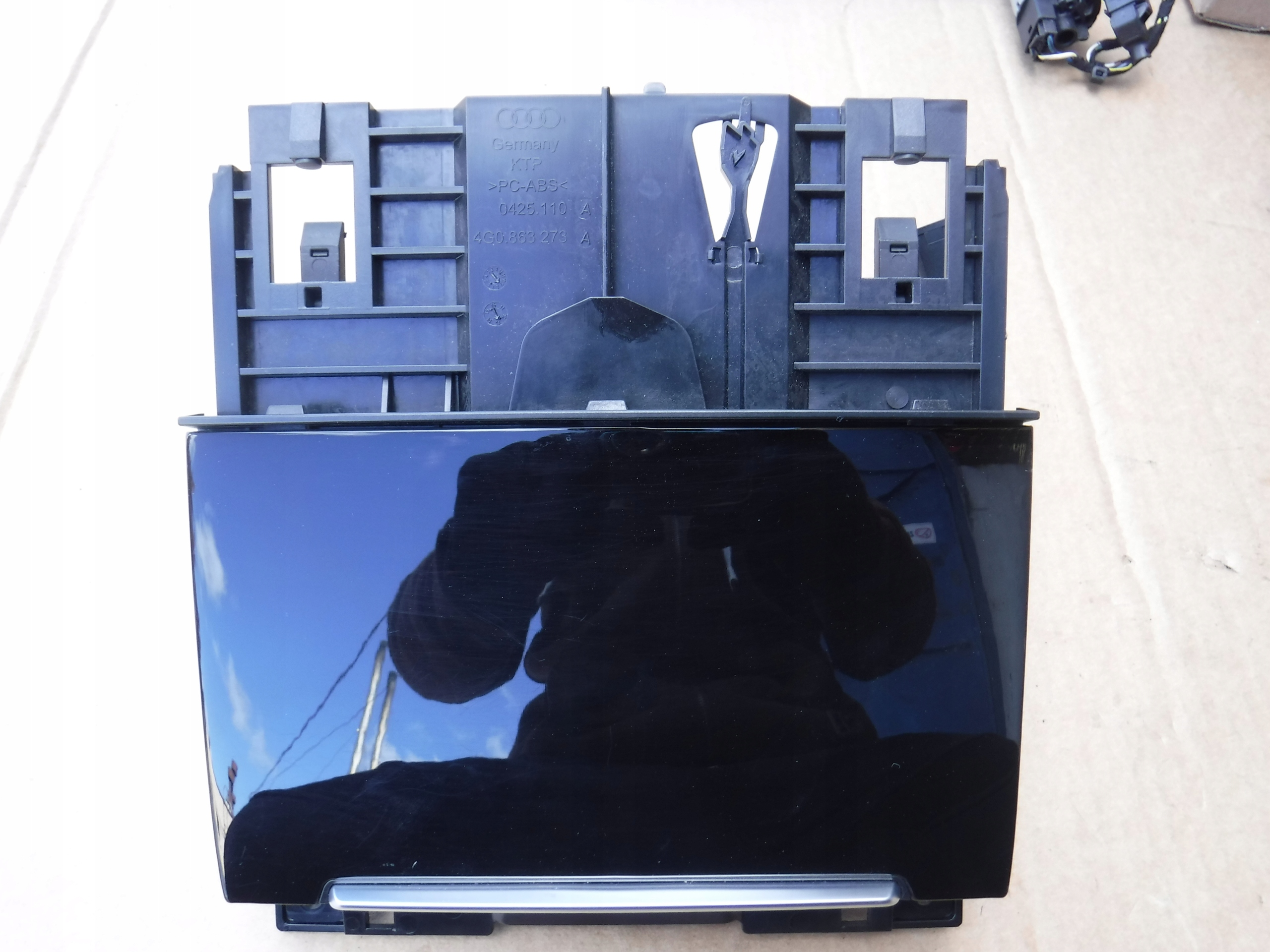 Пепельница передняя AUDI A7 4G0863273