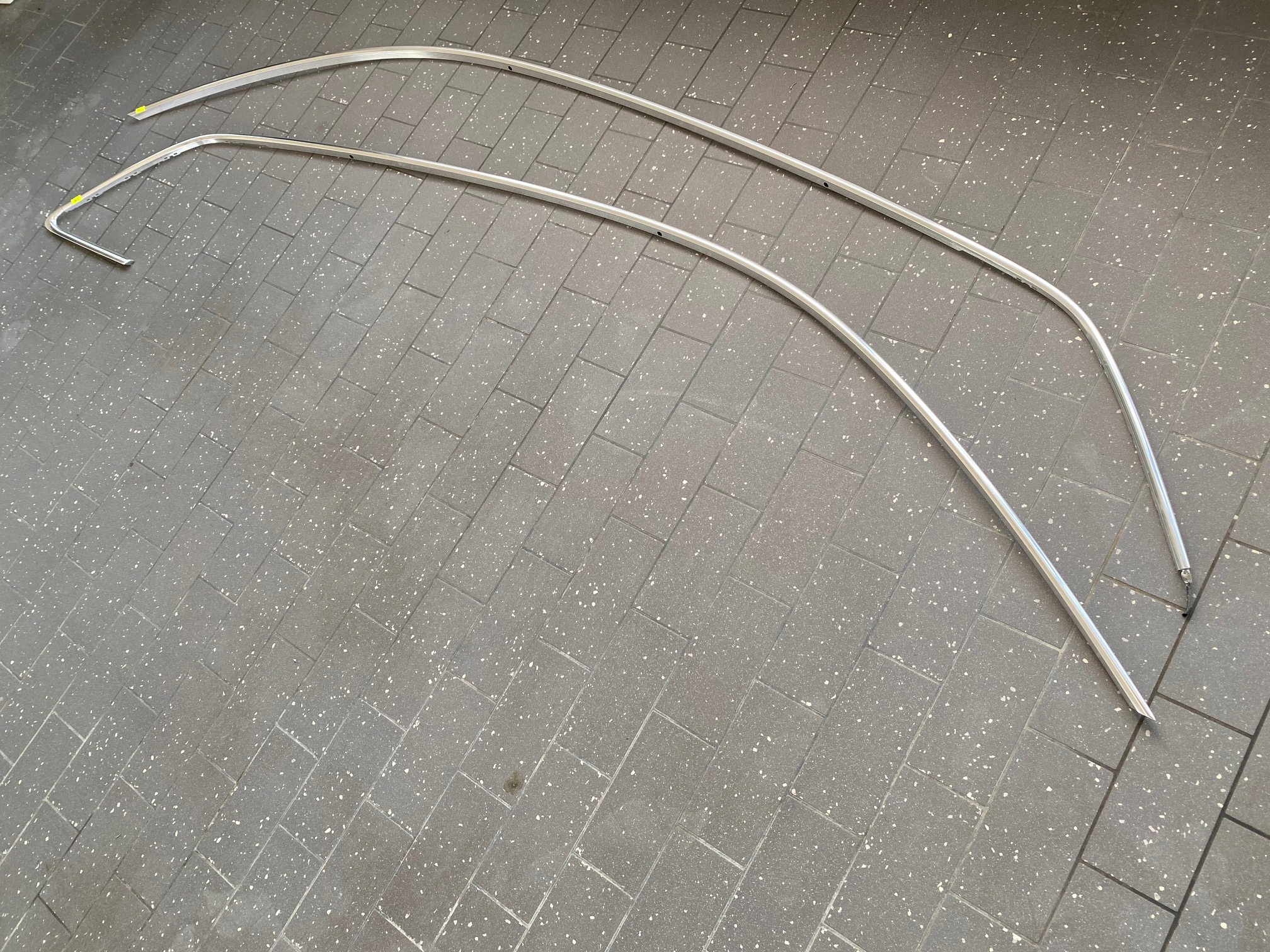 8V4853703A - Обшивка крыши правая левая AUDI A3 8V SPORTBACK 8V4