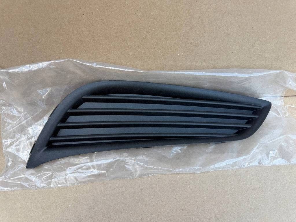OPEL ASTRA K 5 grille grid of a bumper right front 13448413