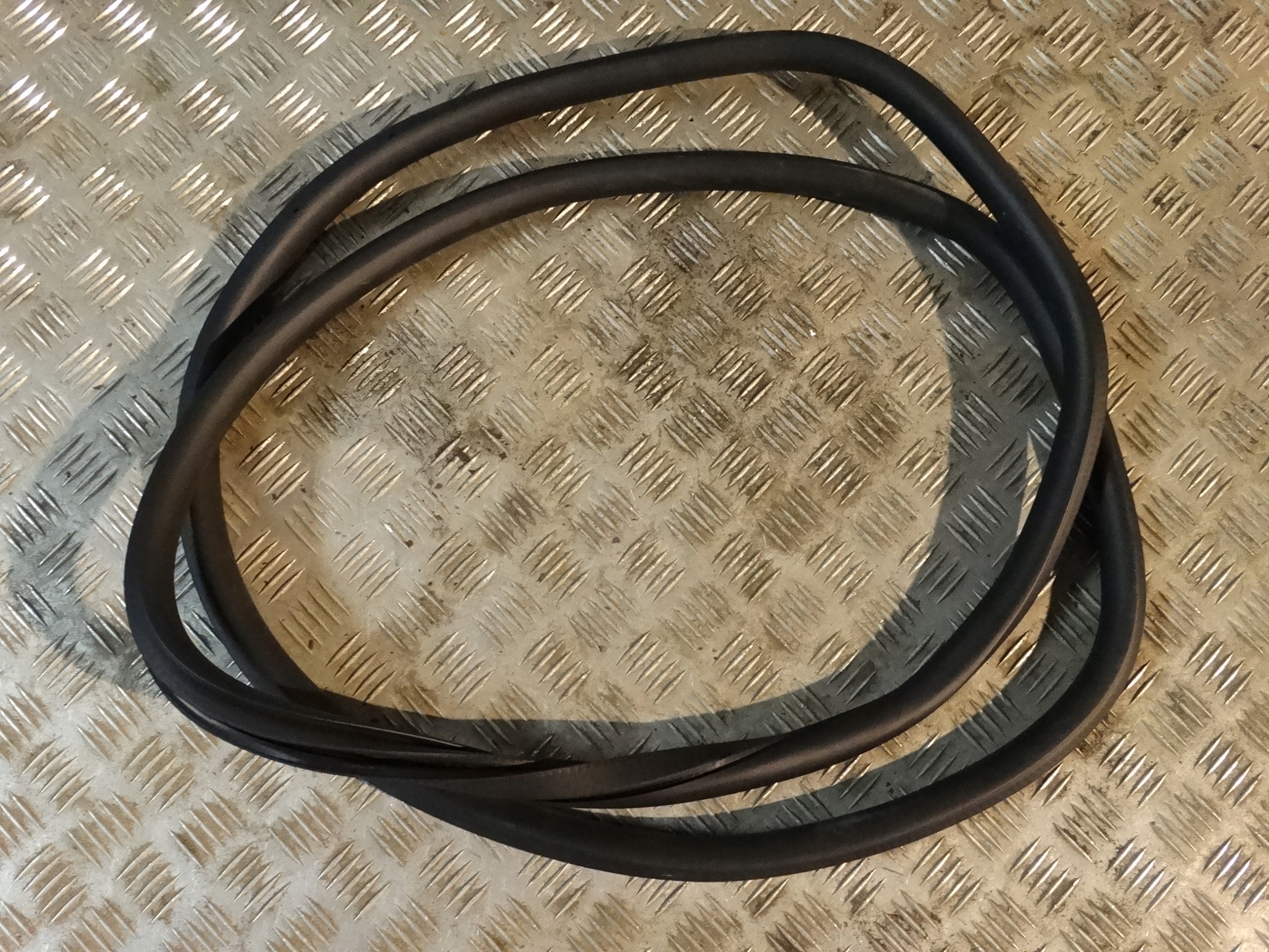 IDEAL DICHTSATZ TÜR HINTEN MERCEDES W206 COMBI 1