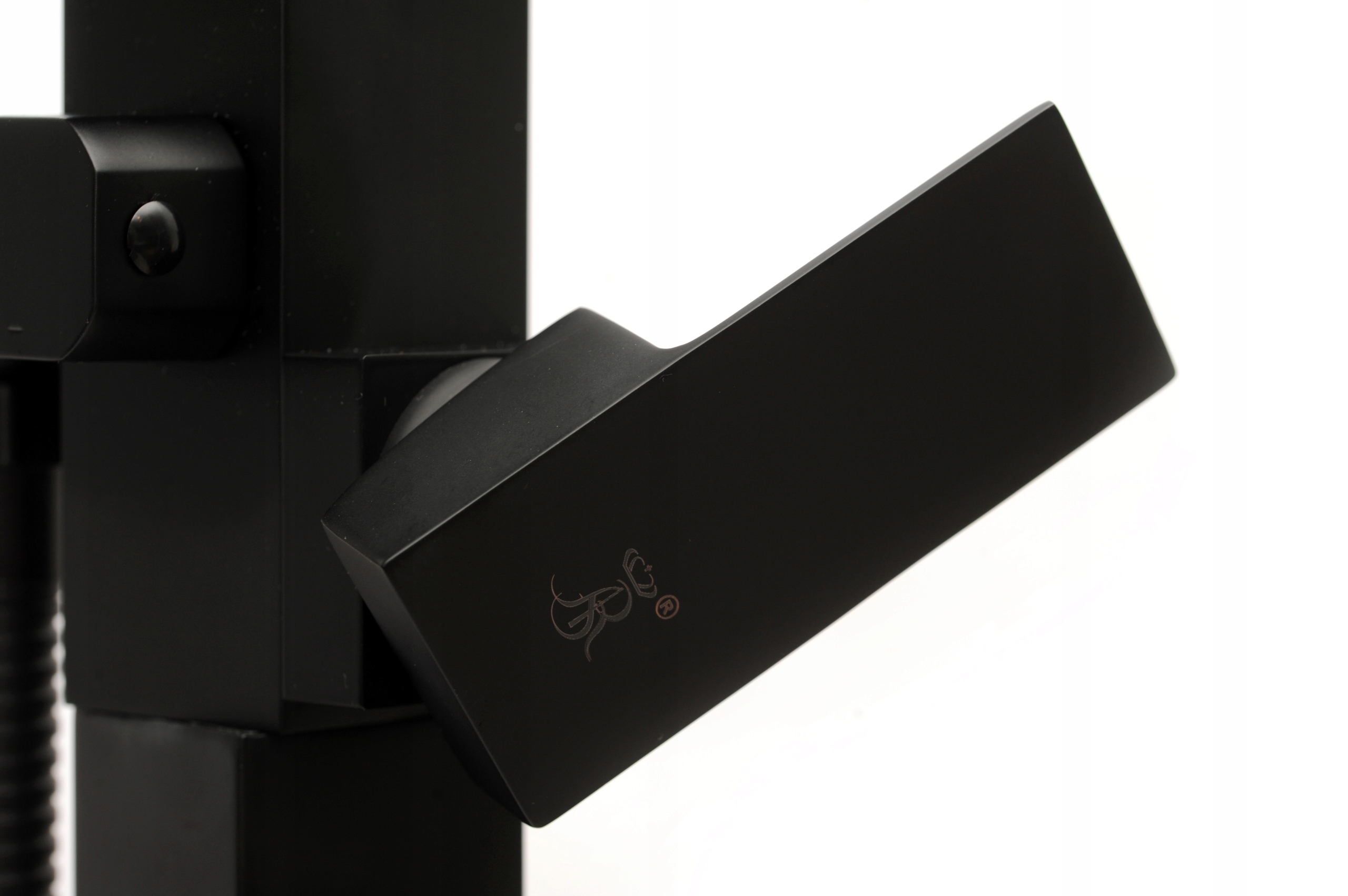 BATERIA WANNOWA PODŁOGOWA STOJĄCA CZARNA ROYAL Kolor czarny