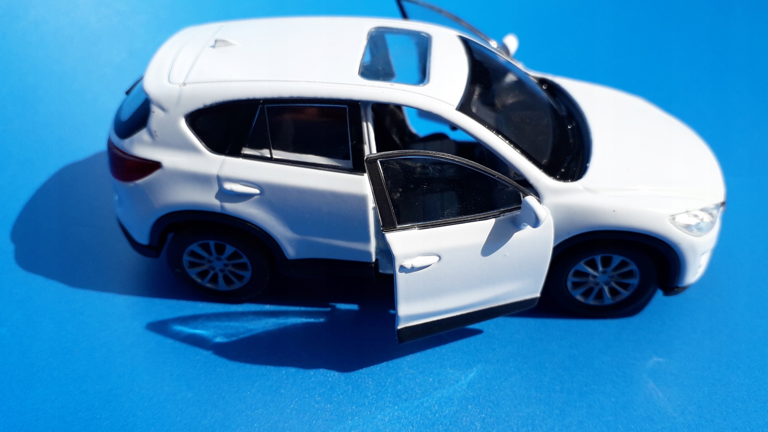 Mazda CX-5 Biała Metalowy Model WELLY 1:34 Marka Welly