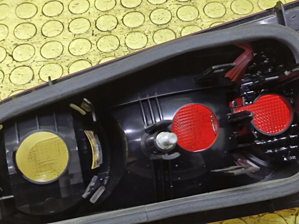 RENAULT LAGUNA II FL light left rear part to the bonnet