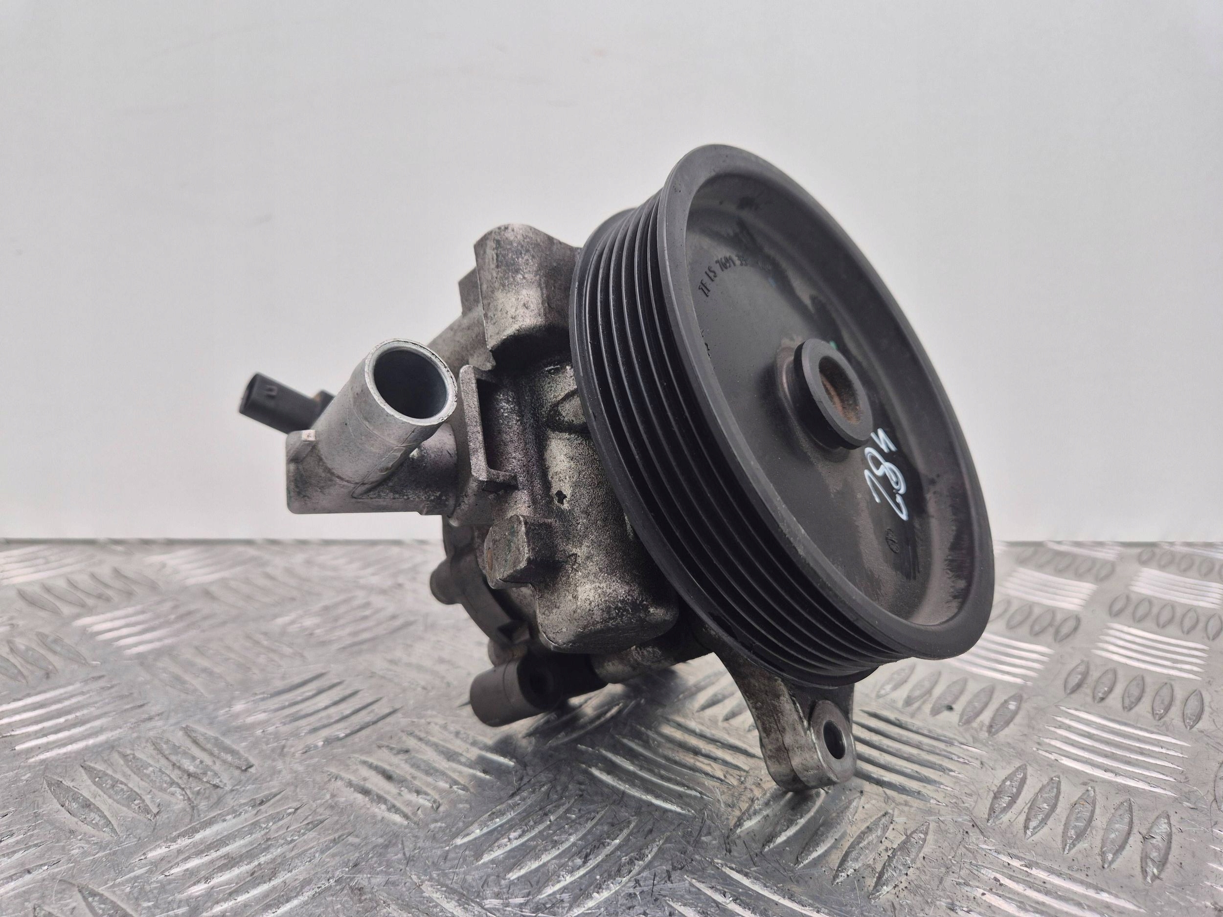 Mercedes C200 CGI W204 Servopumpe A0064667501