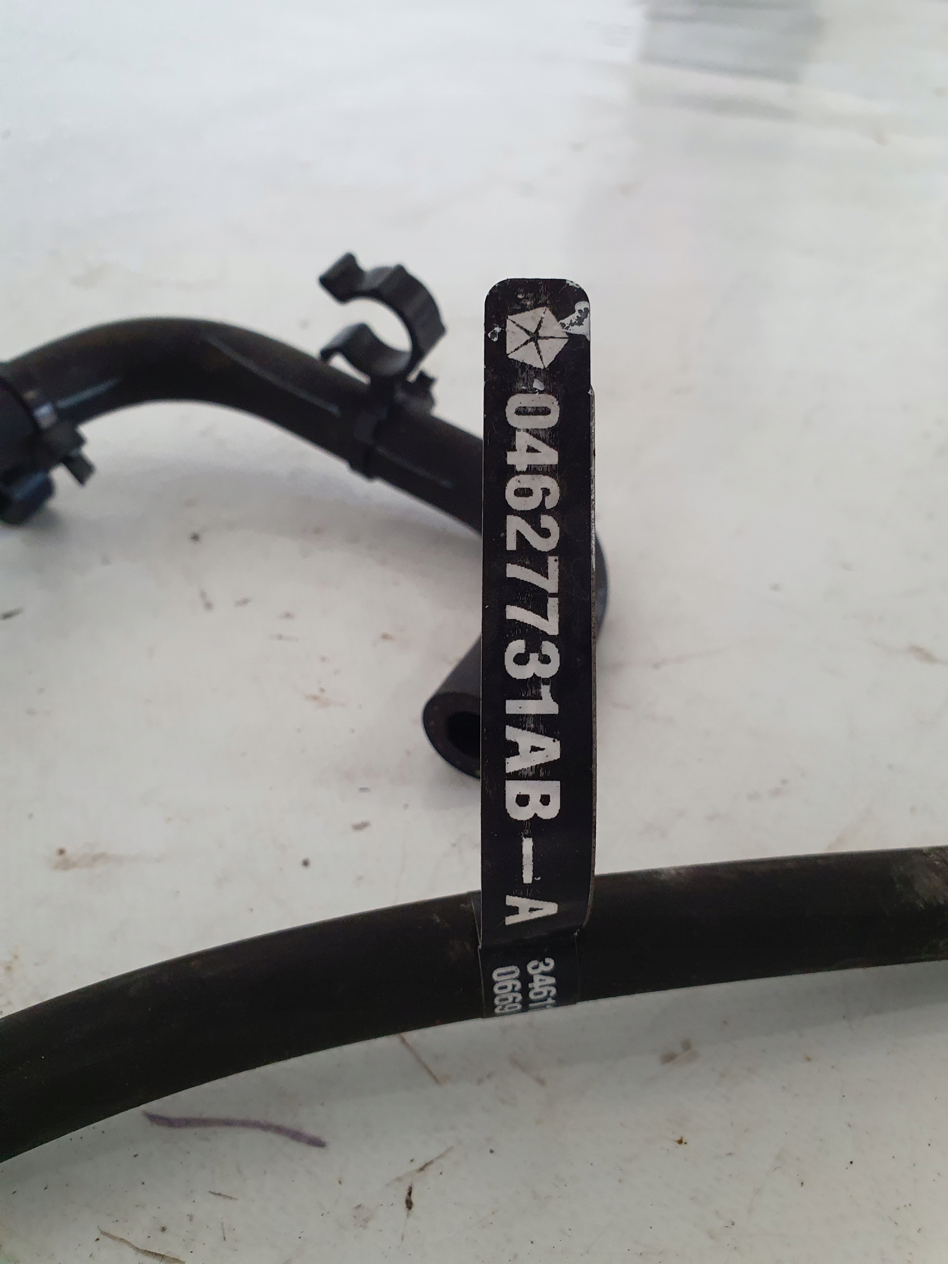 DODGE CHALLENGER 15- hose servo compression of the washer 04627731AB