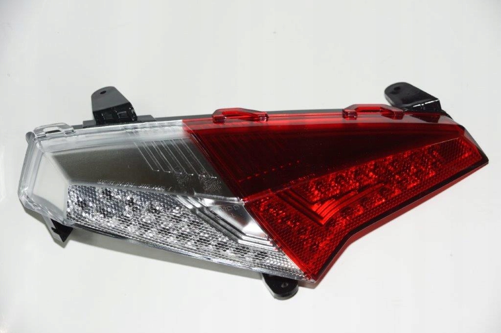 LAMPA KLOSZ TYLNA LEWA KYMCO MXU 550 700