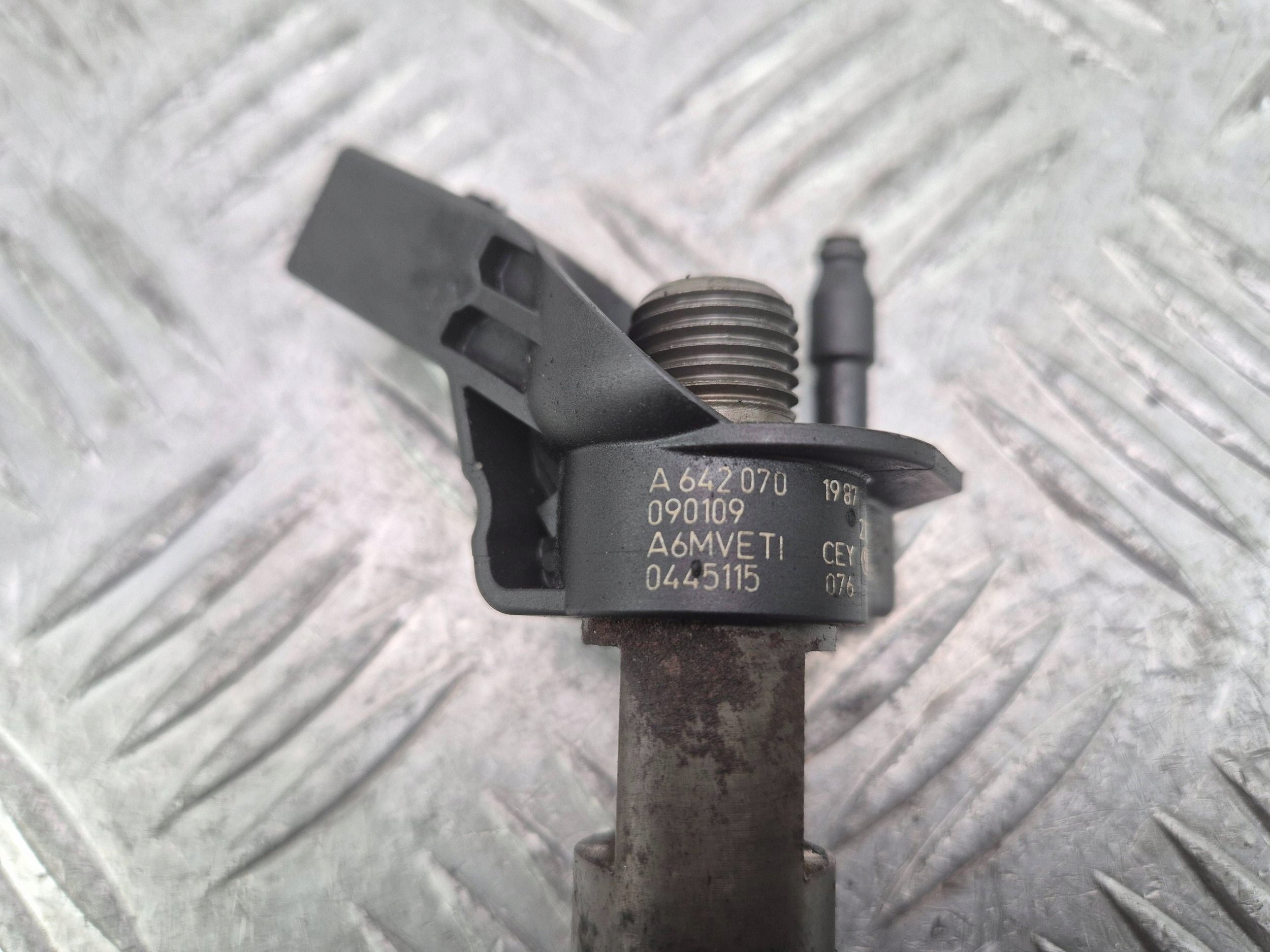 Mercedes CLS 350 CDI W219 injector A6420701987
