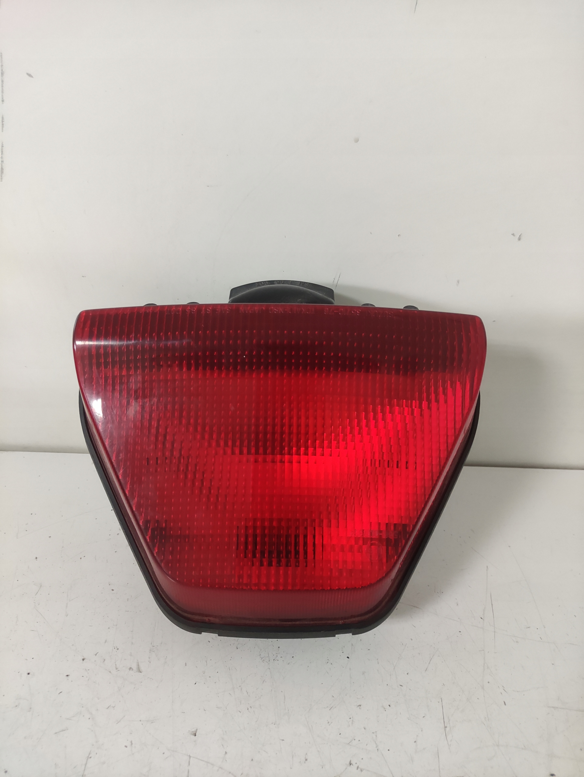 Задний фонарь Suzuki GSX 750 F