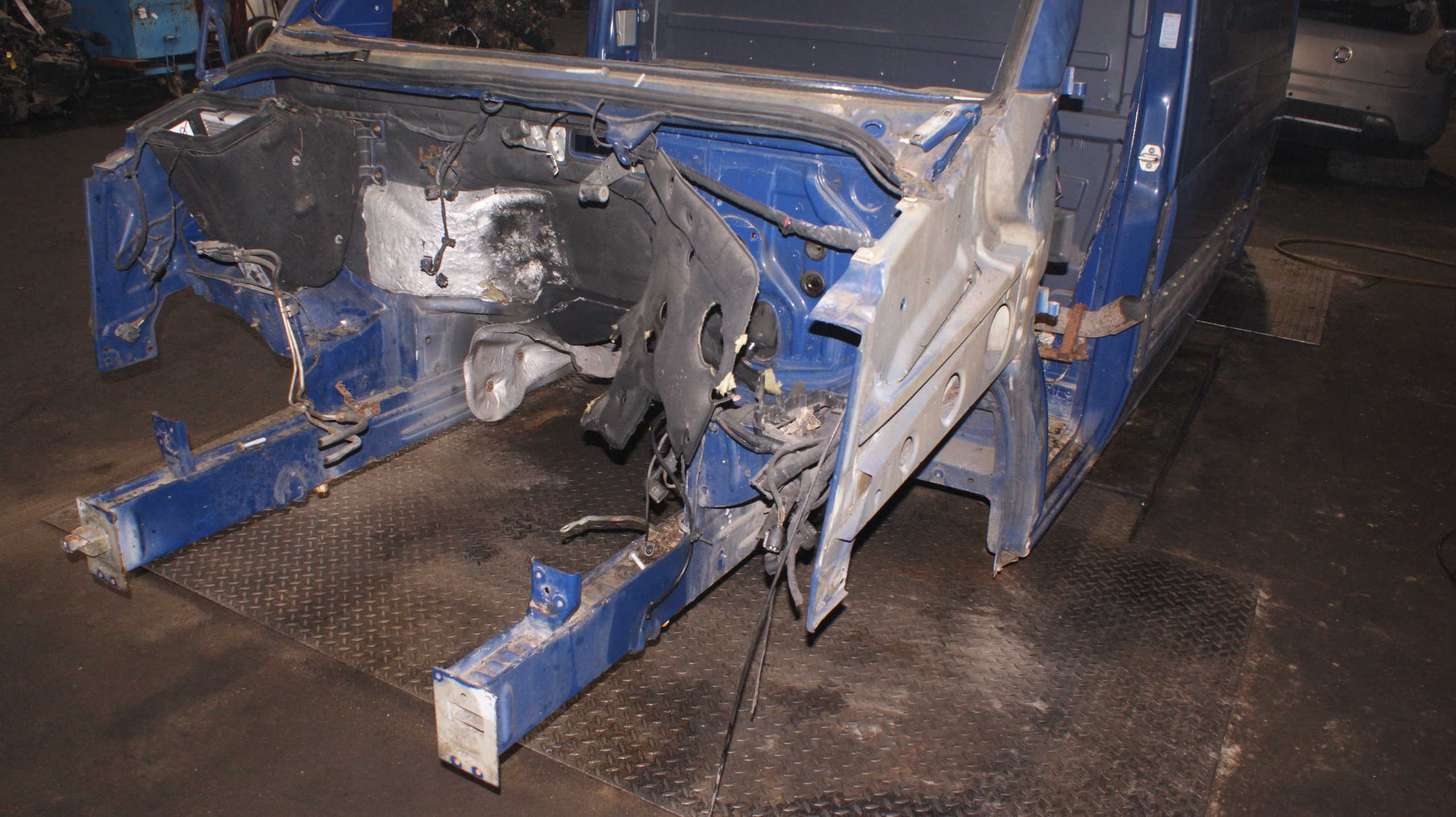 quarter quarter left VOLKSWAGEN CRAFTER