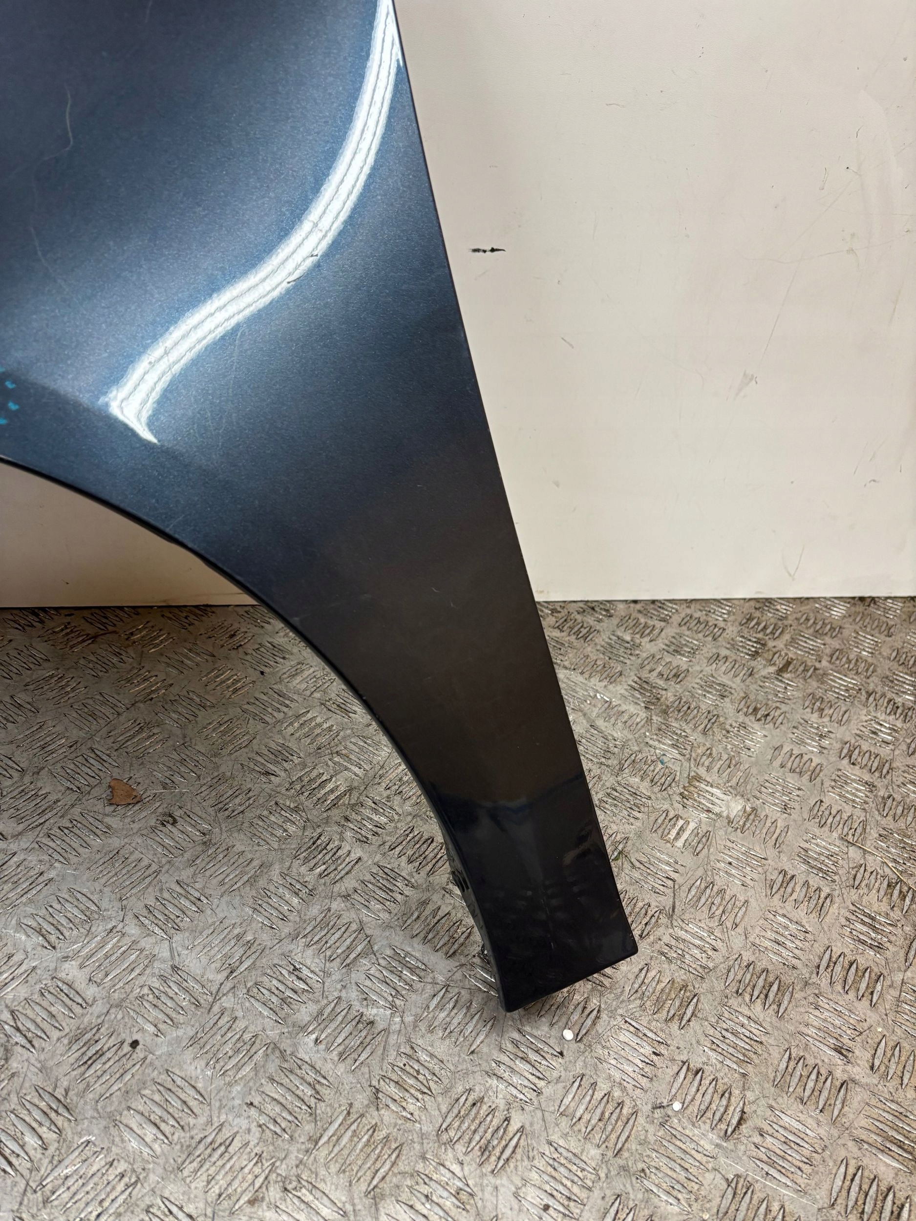 fender front front left VW GOLF V 5 HB