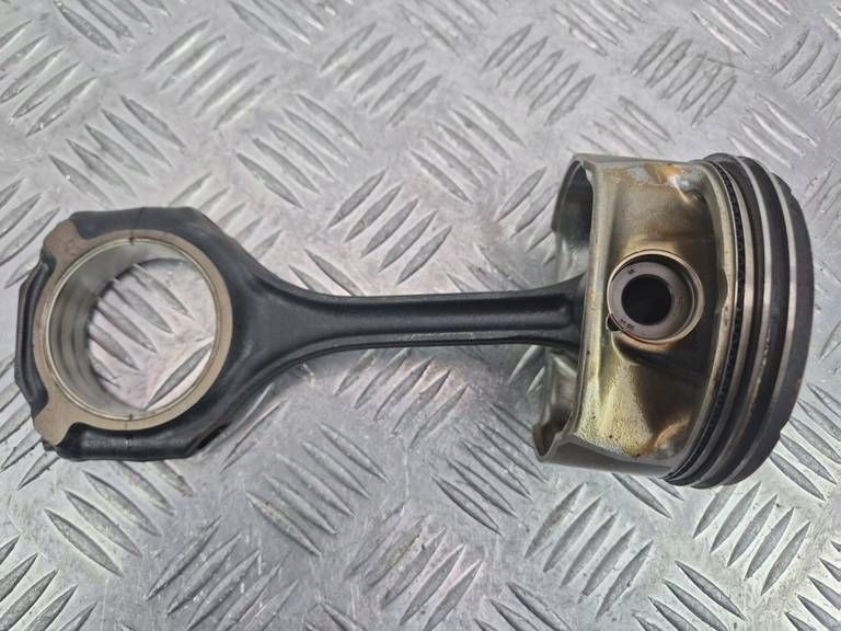 Piston avec bielle M272977 Mercedes E350 W212 92L88