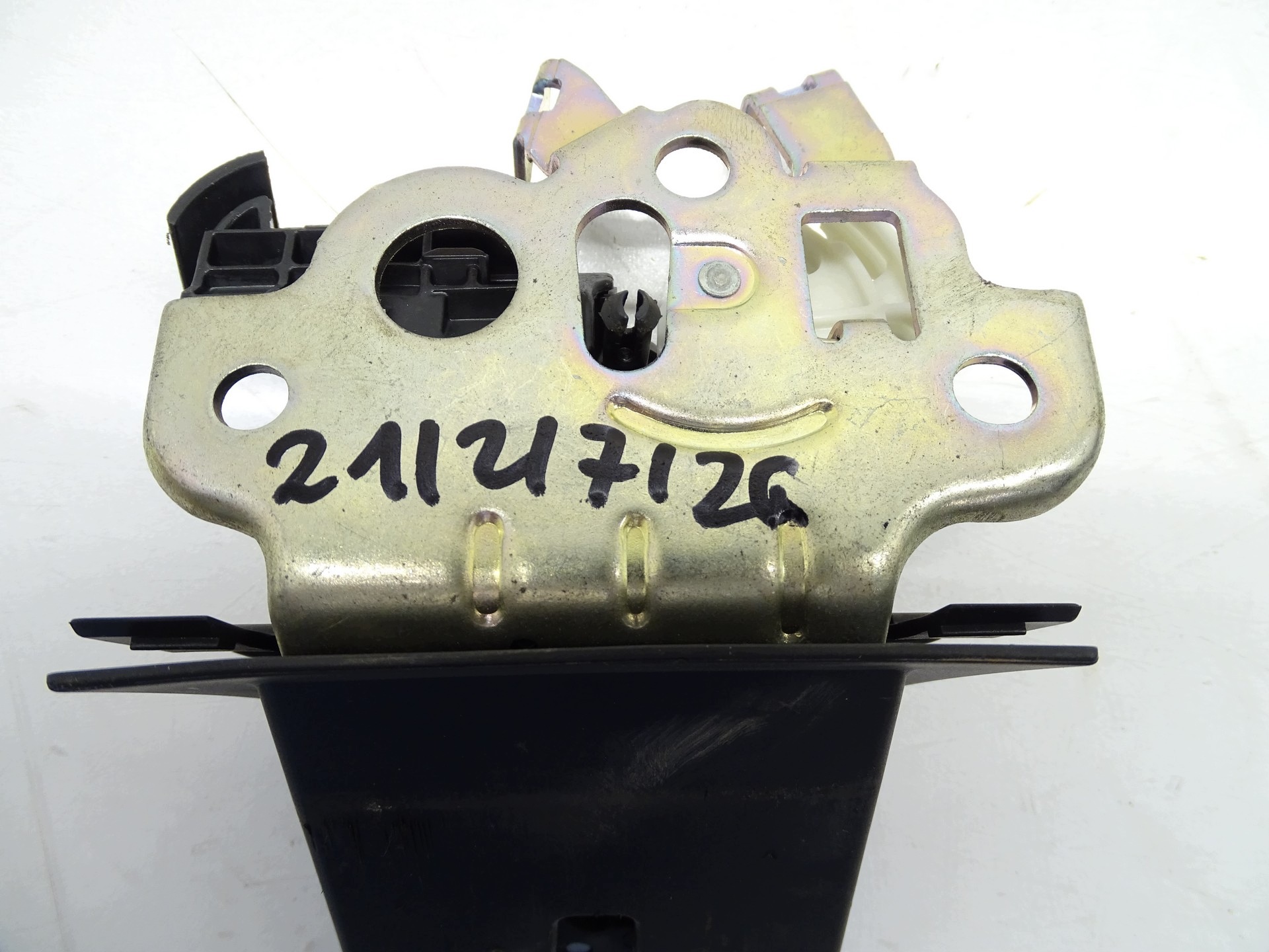 lock bonnet boot rear part AUDI A6 C6 Q7 4F9827505A