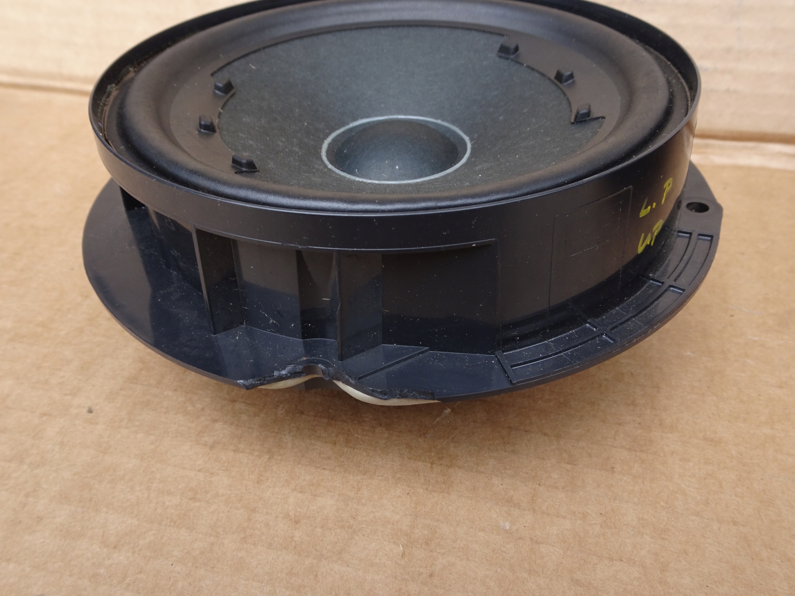 VW SKODA SEAT GŁOŚNIK DRZWI 6C0035454 Producent części Volkswagen OE