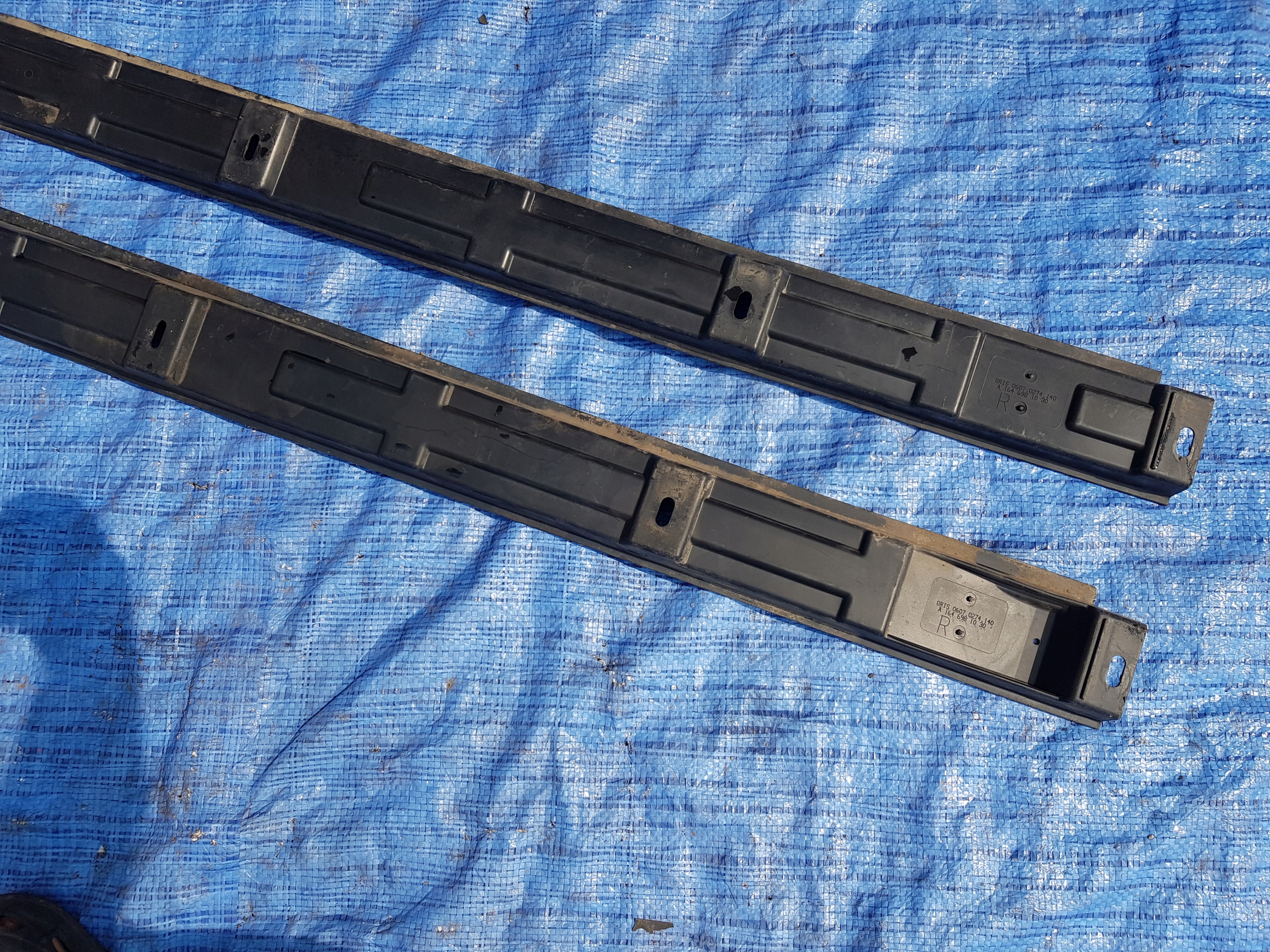 moulding threshold side right holder Mercedes ML W164 A1646981030