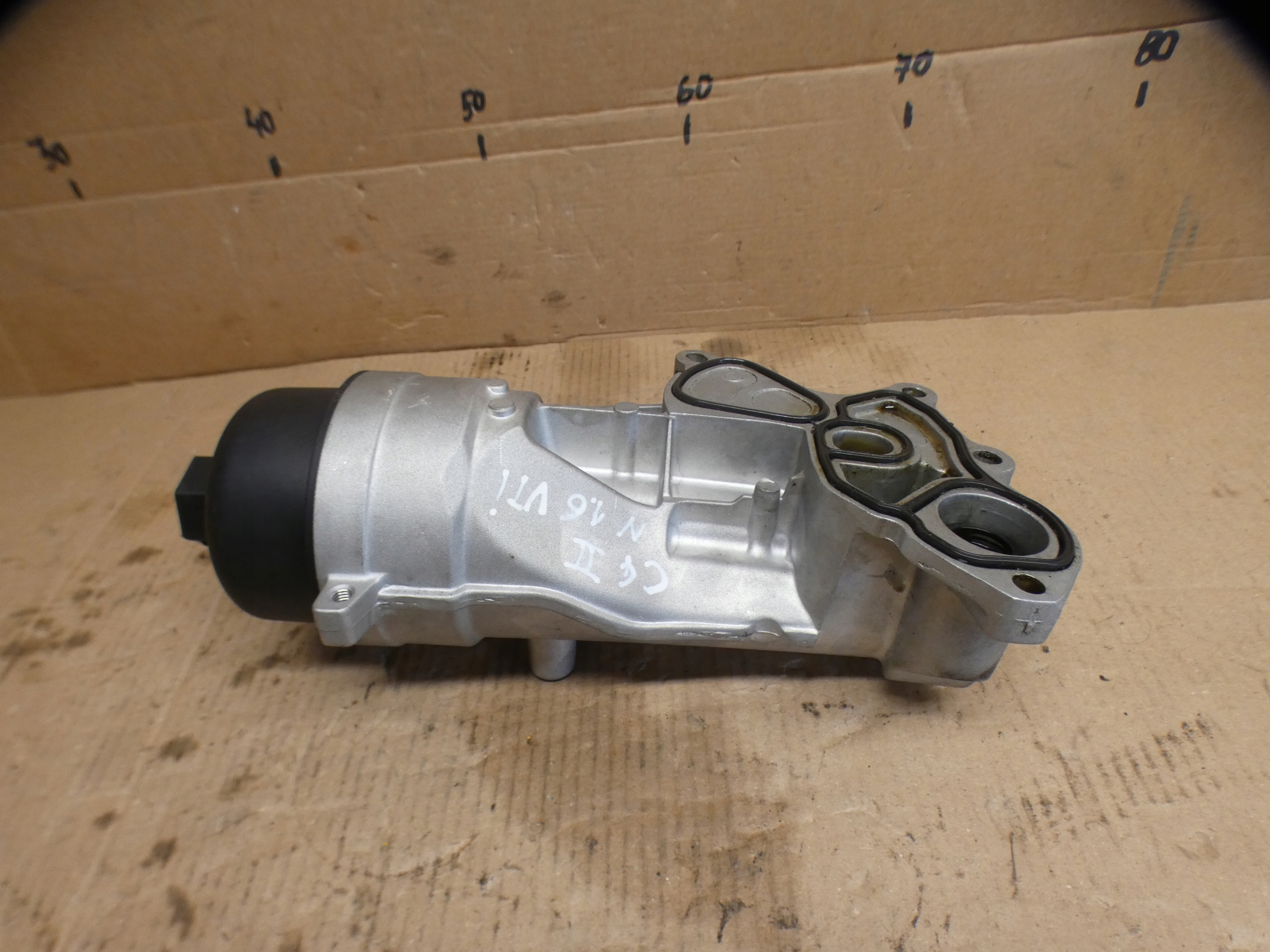 Gehäuse Ölfiltergehäuse 1.6 VTI 5F01 C4 II V758311180