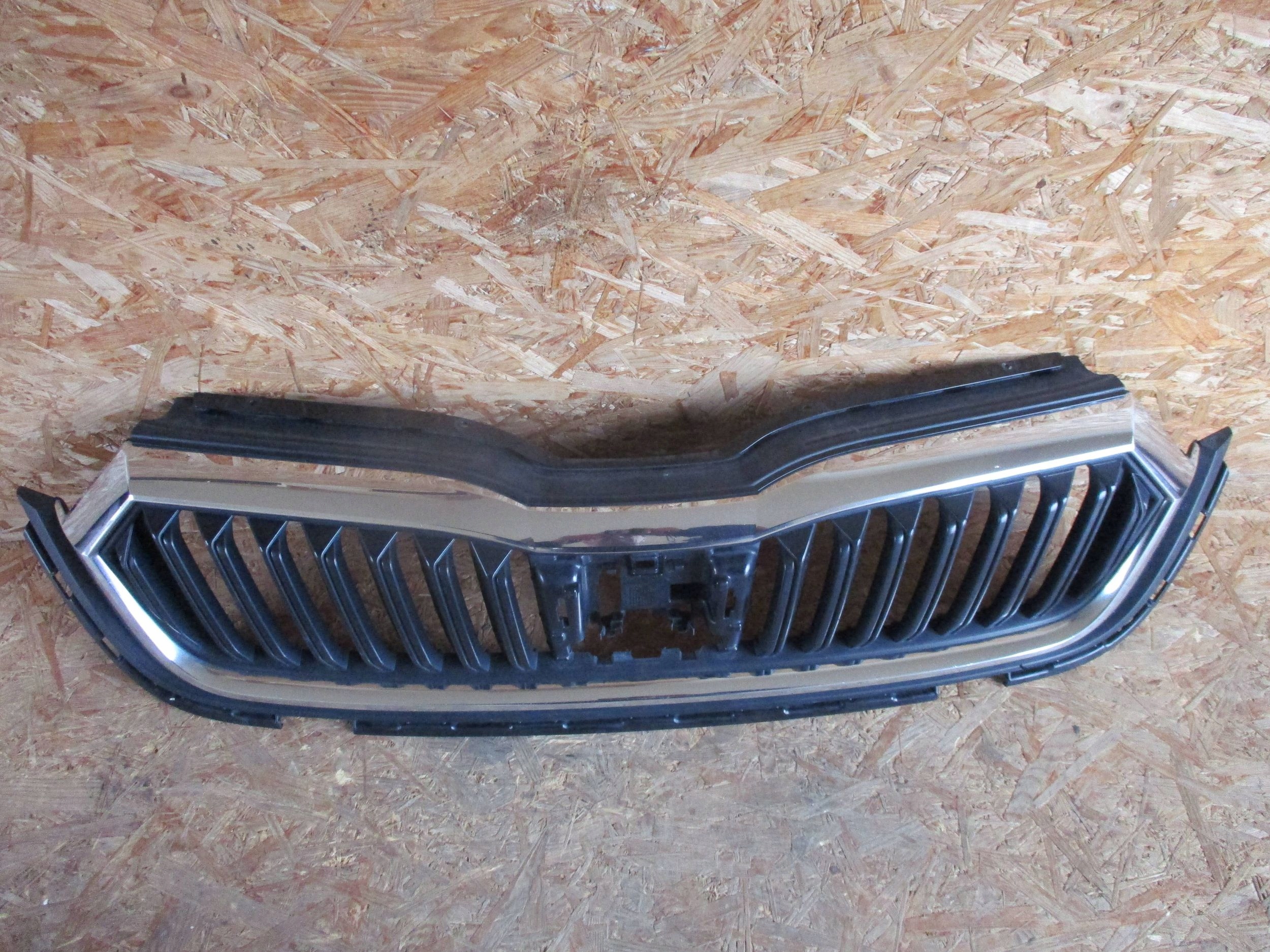 Skoda Octavia 1U Kühlergrill FRONTGRILL Kühlergitter - Thumbnail 4