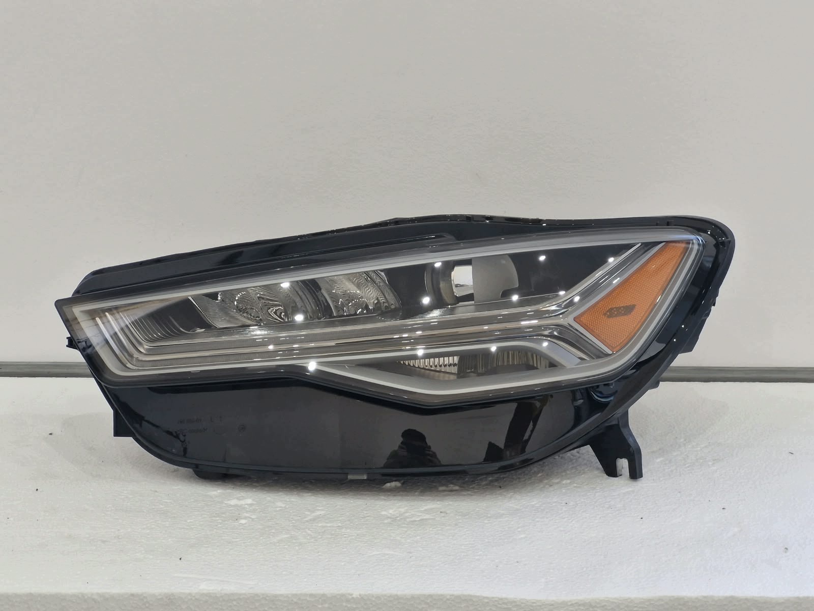feu gauche Audi A6 C7 FULL LED USA